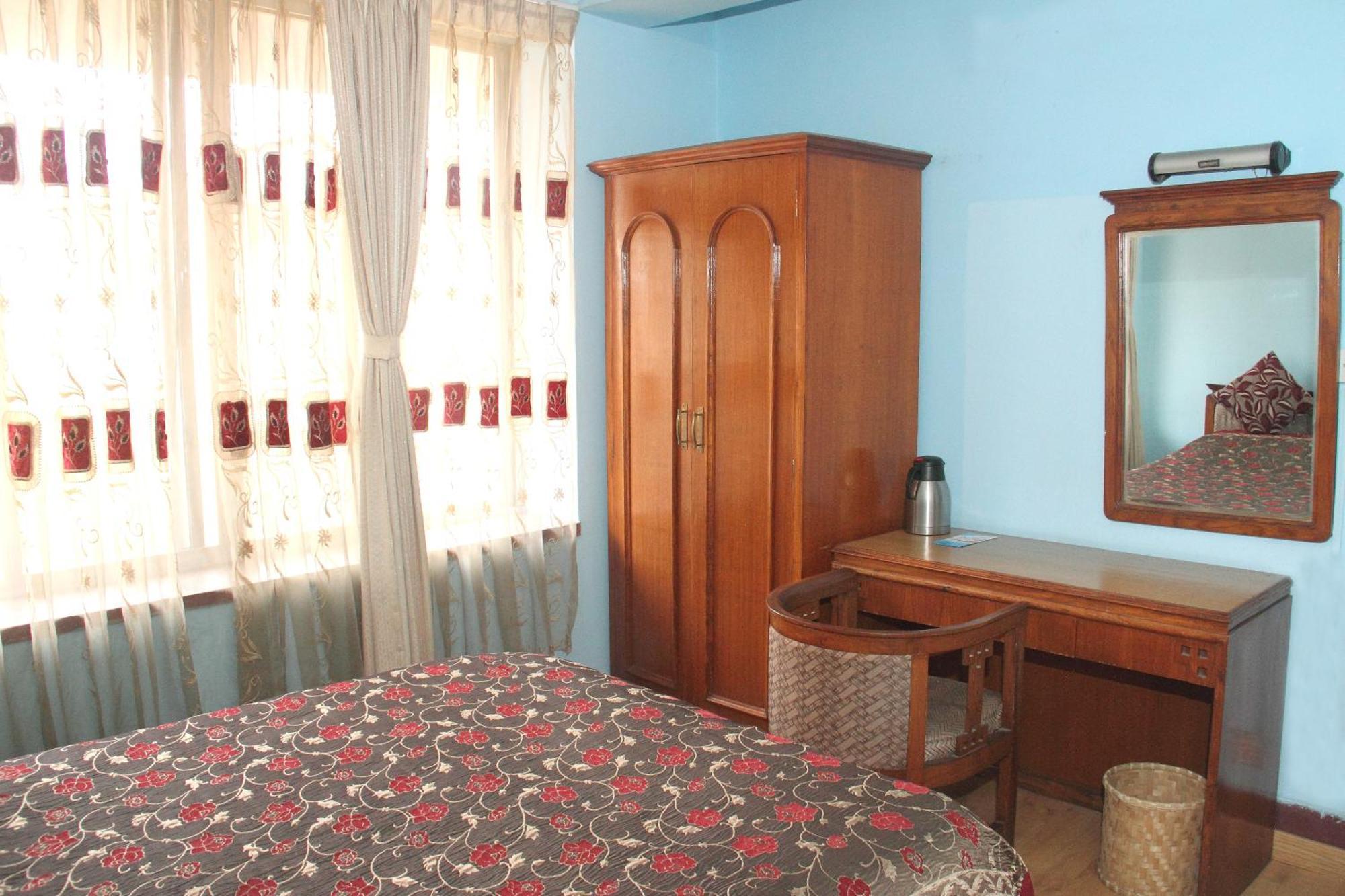 Hotel Trekkers 3*