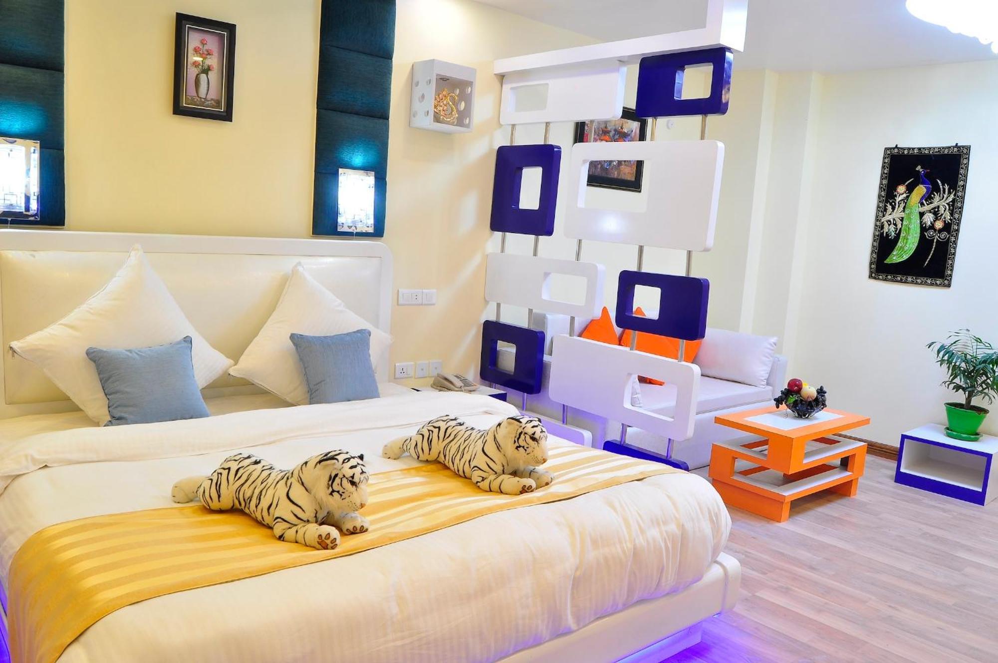 Royal Penguin Boutique & Hotel 4*