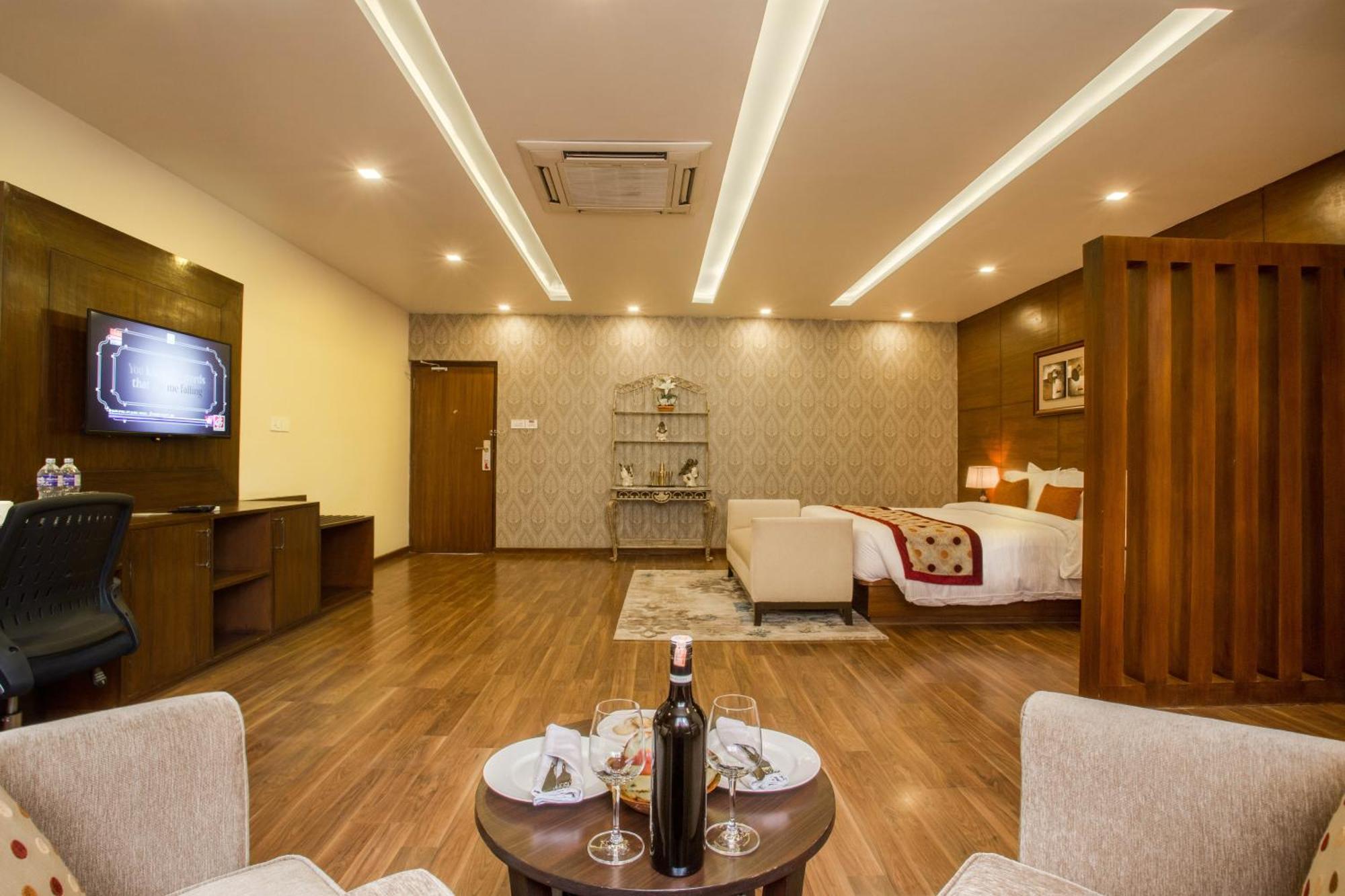 Yatri Suites And Spa Hotel 4*