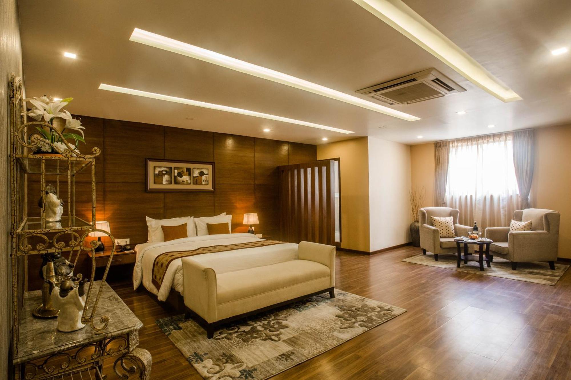 Hotel Yatri Suites And Spa 4*
