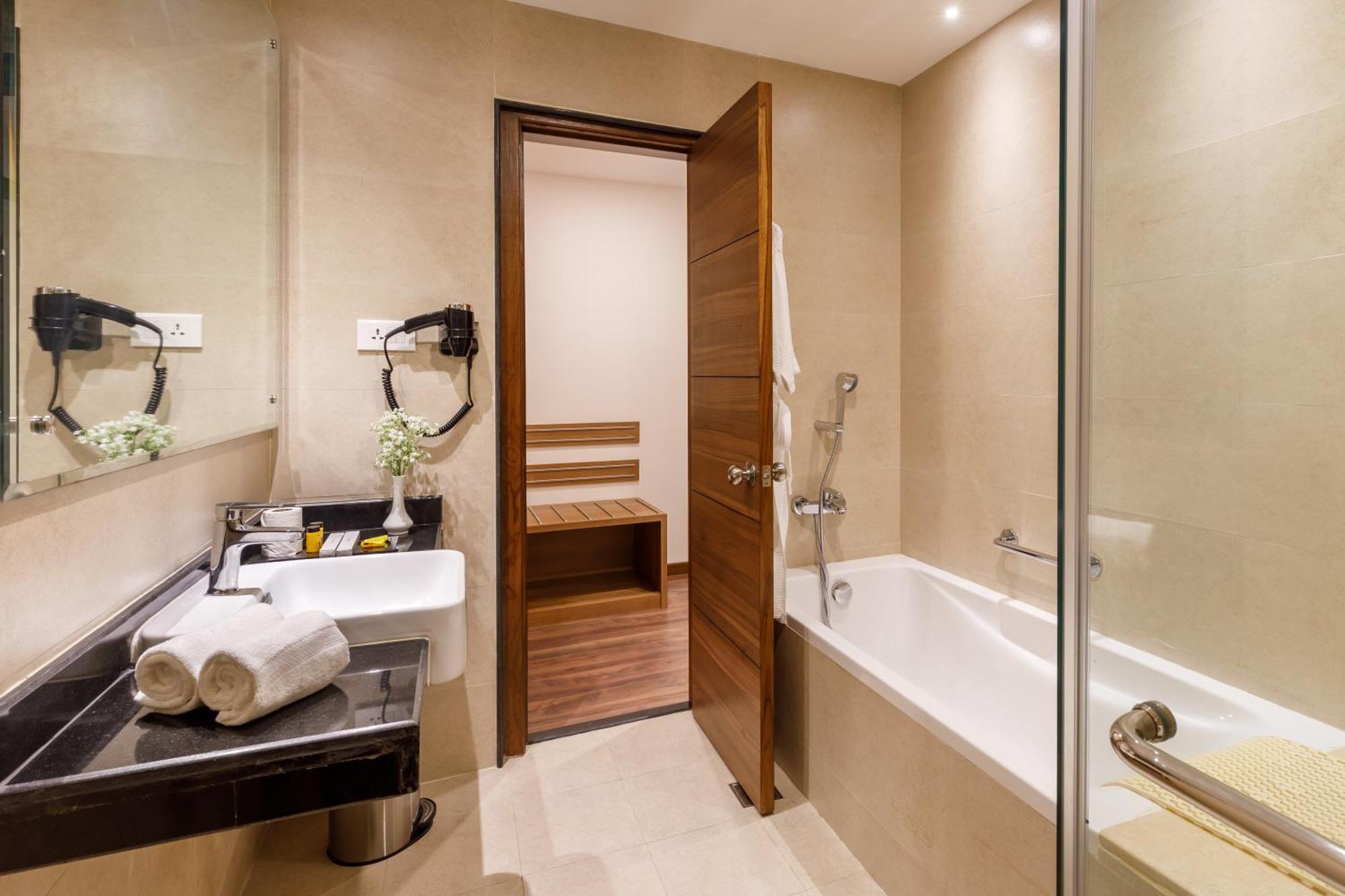 Thrive, A Tropical Courtyard Hotel 4*