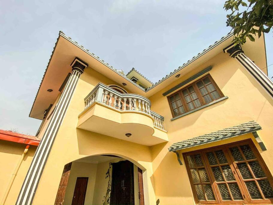 Cheerful 5-bedroom With Garden And Views
