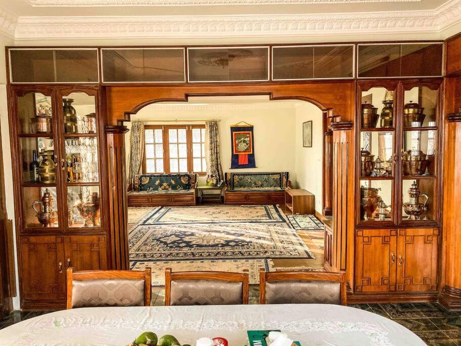 Cheerful 5-bedroom With Garden And Views *