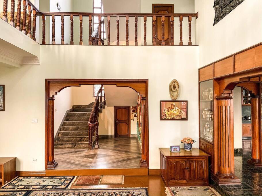 Cheerful 5-bedroom With Garden And Views Rumah percutian Kathmandu