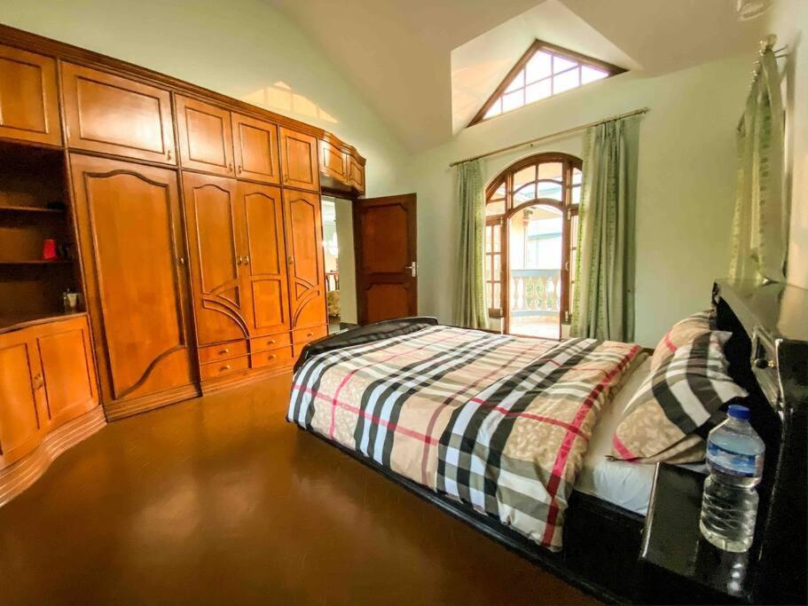 Rumah percutian Cheerful 5-bedroom With Garden And Views