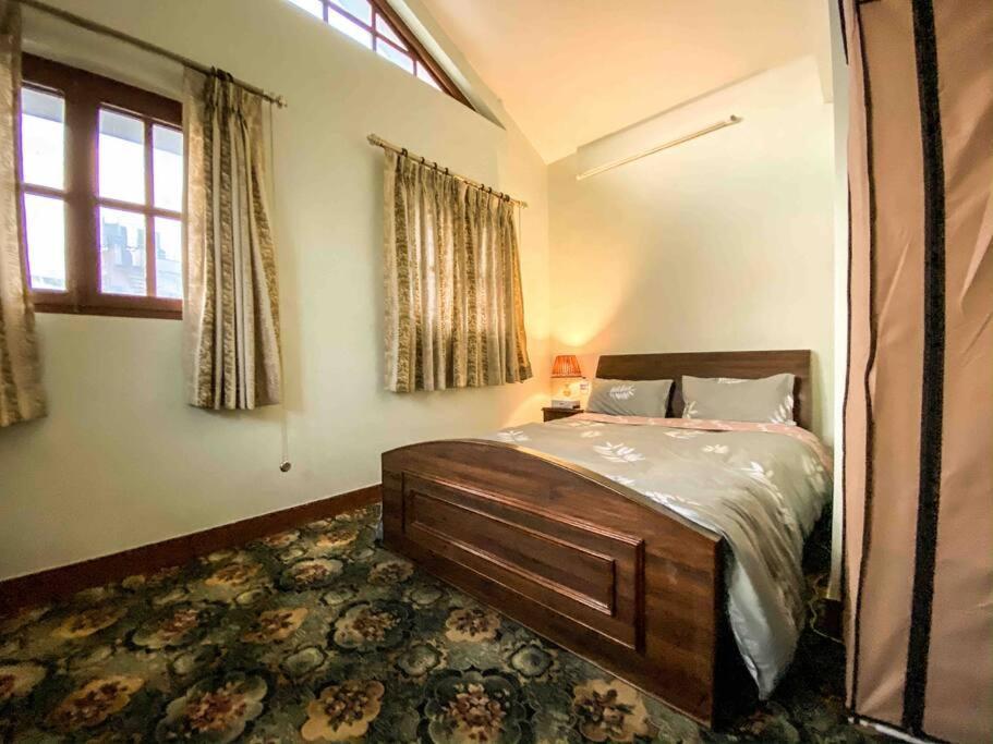 Cheerful 5-bedroom With Garden And Views Kathmandu