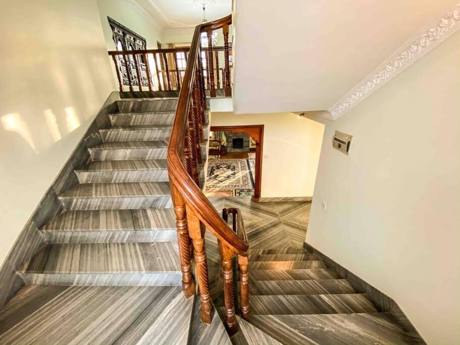 Rumah percutian Cheerful 5-bedroom With Garden And Views Kathmandu