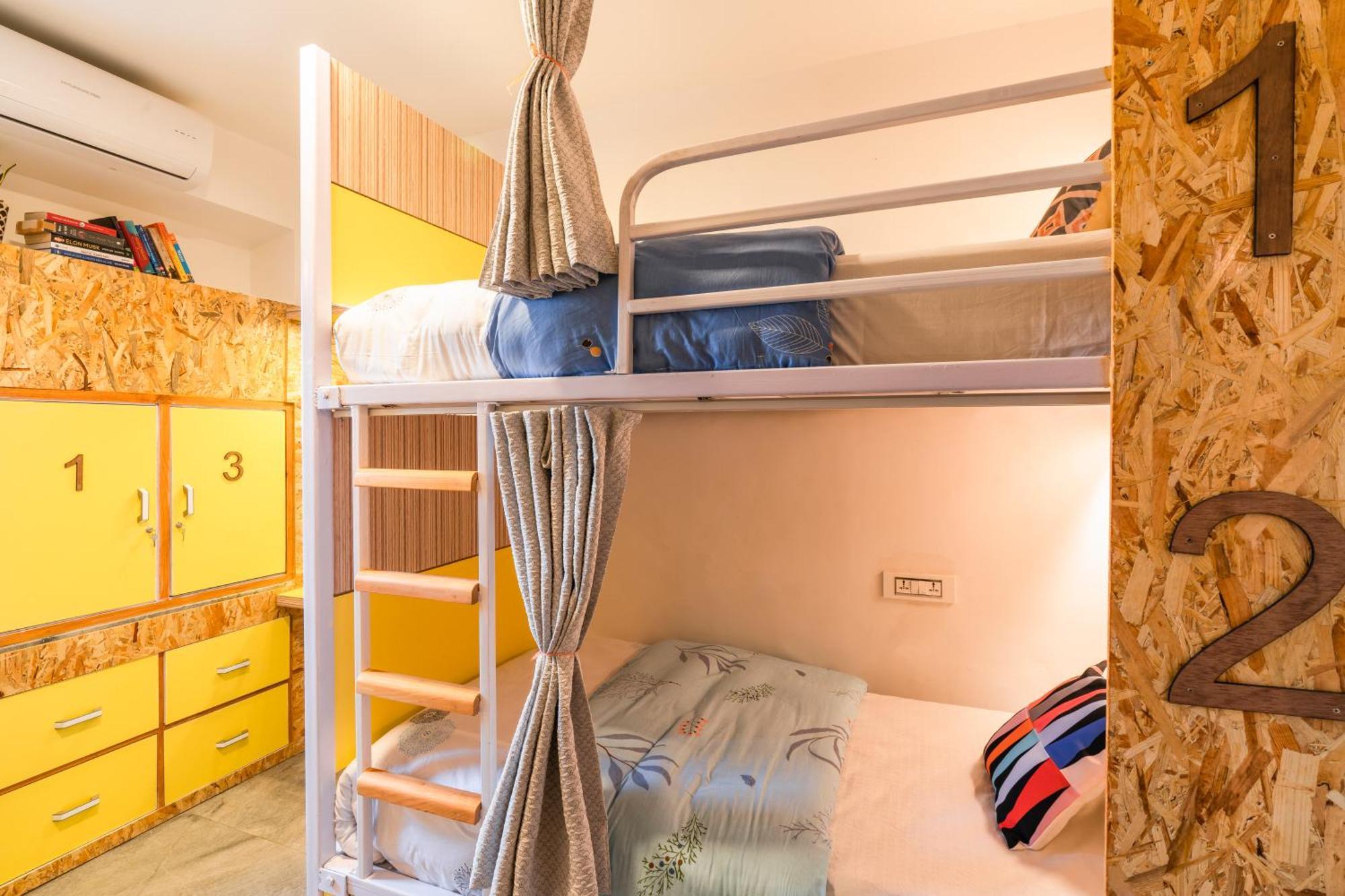 Hostel Flock *
