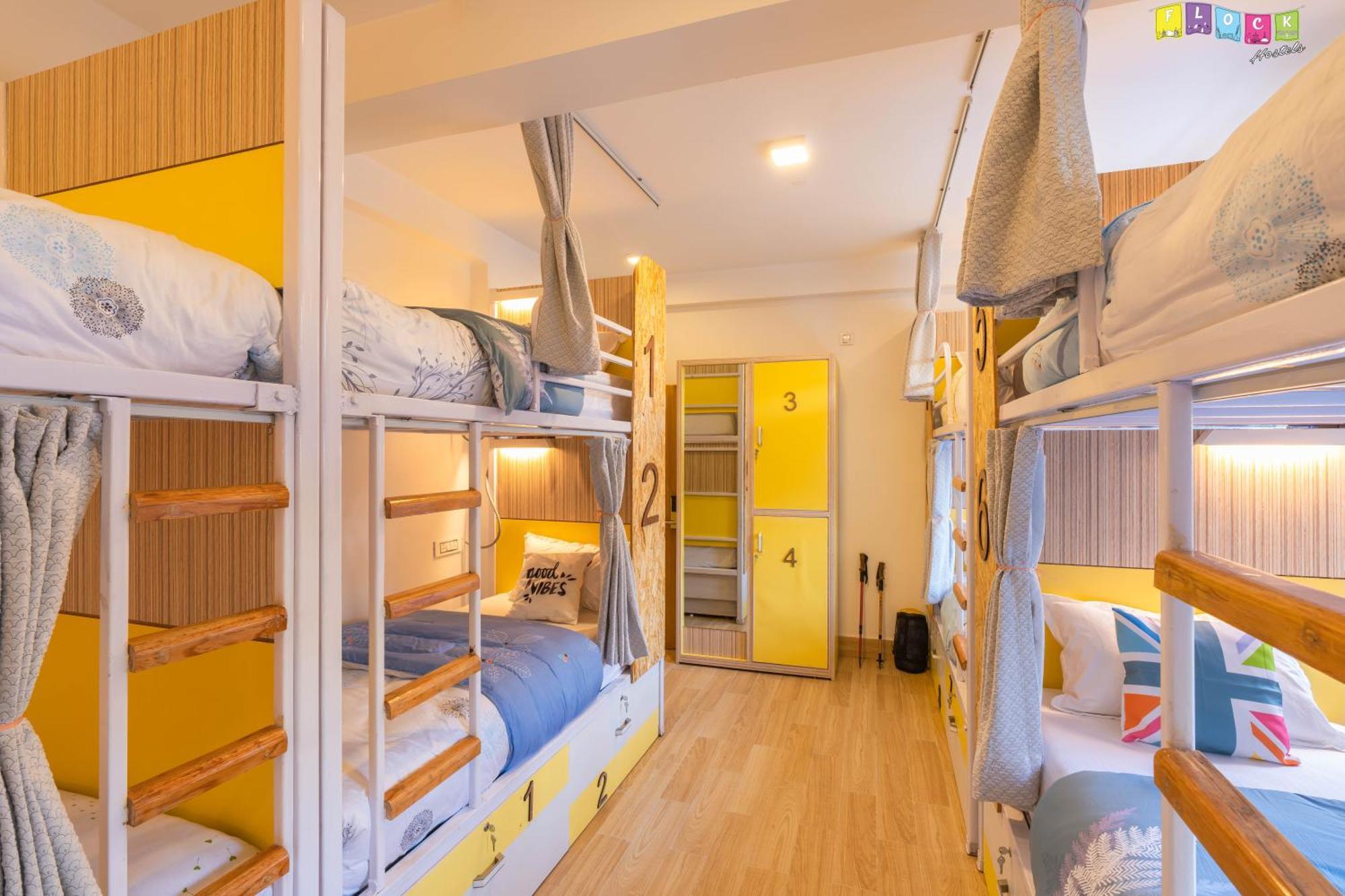 Flock Hostel *