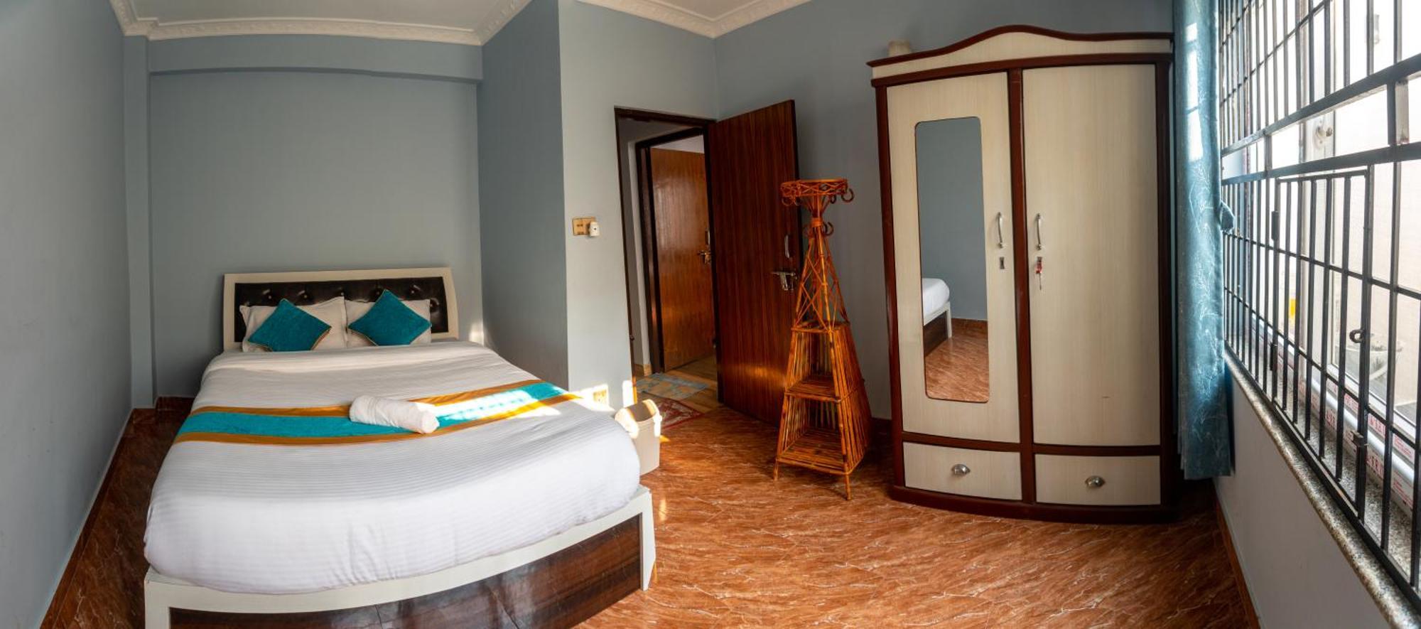 The White House 8 Bedroom With Swimming Pool Kathmandu
