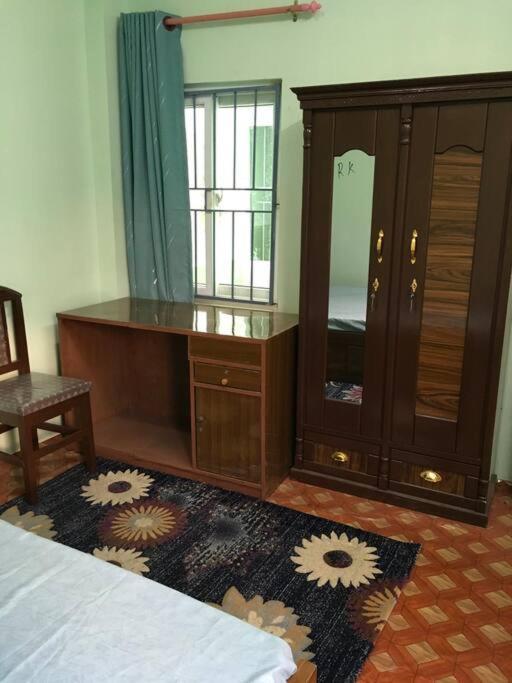 Apartment Expediya House - Full Furnish 2 Bhk Roof Flat In