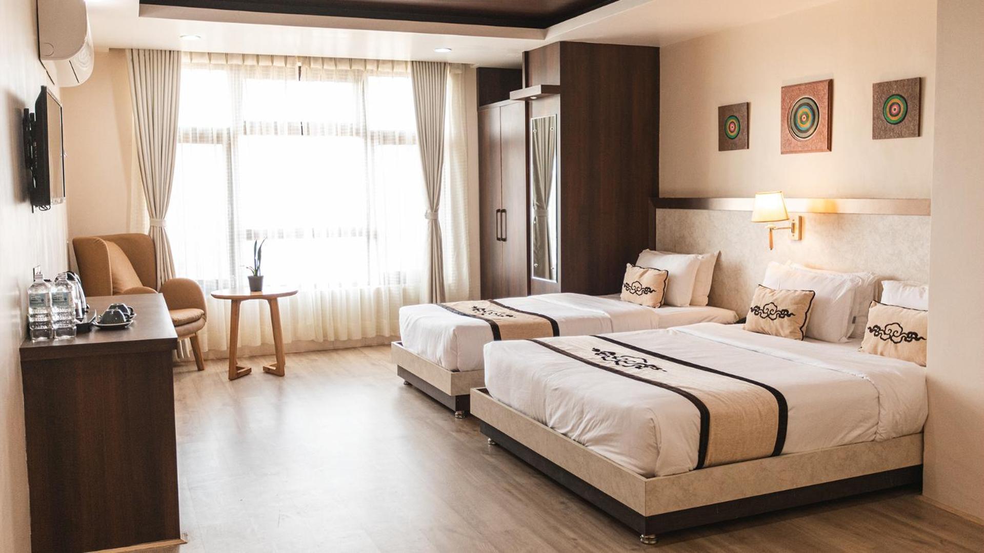 Hotel Lavie And 3*