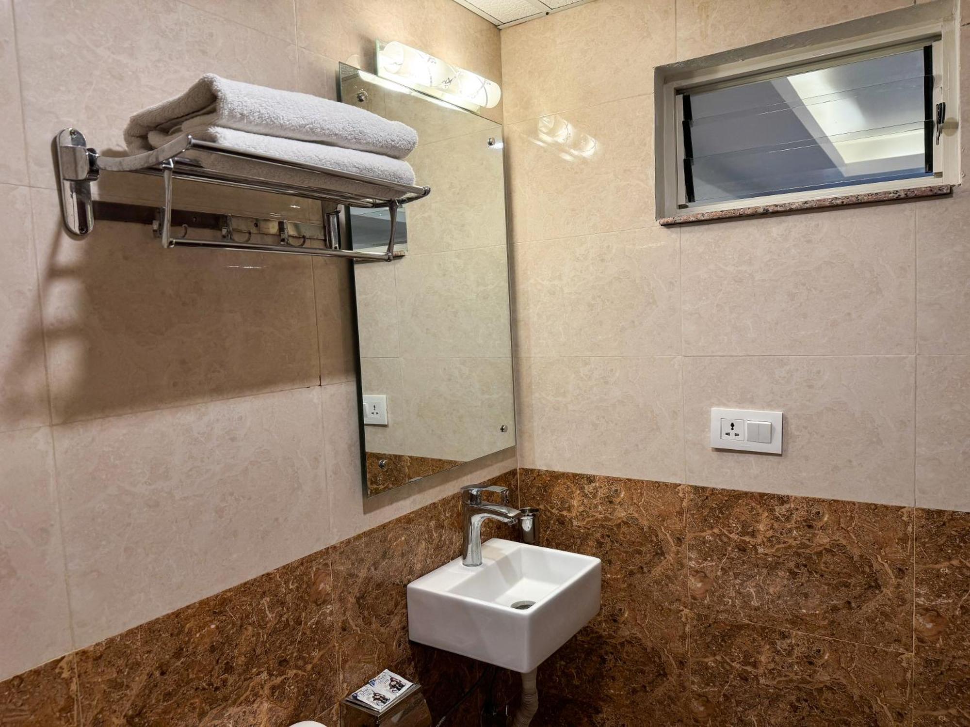 Abi International Hotel *