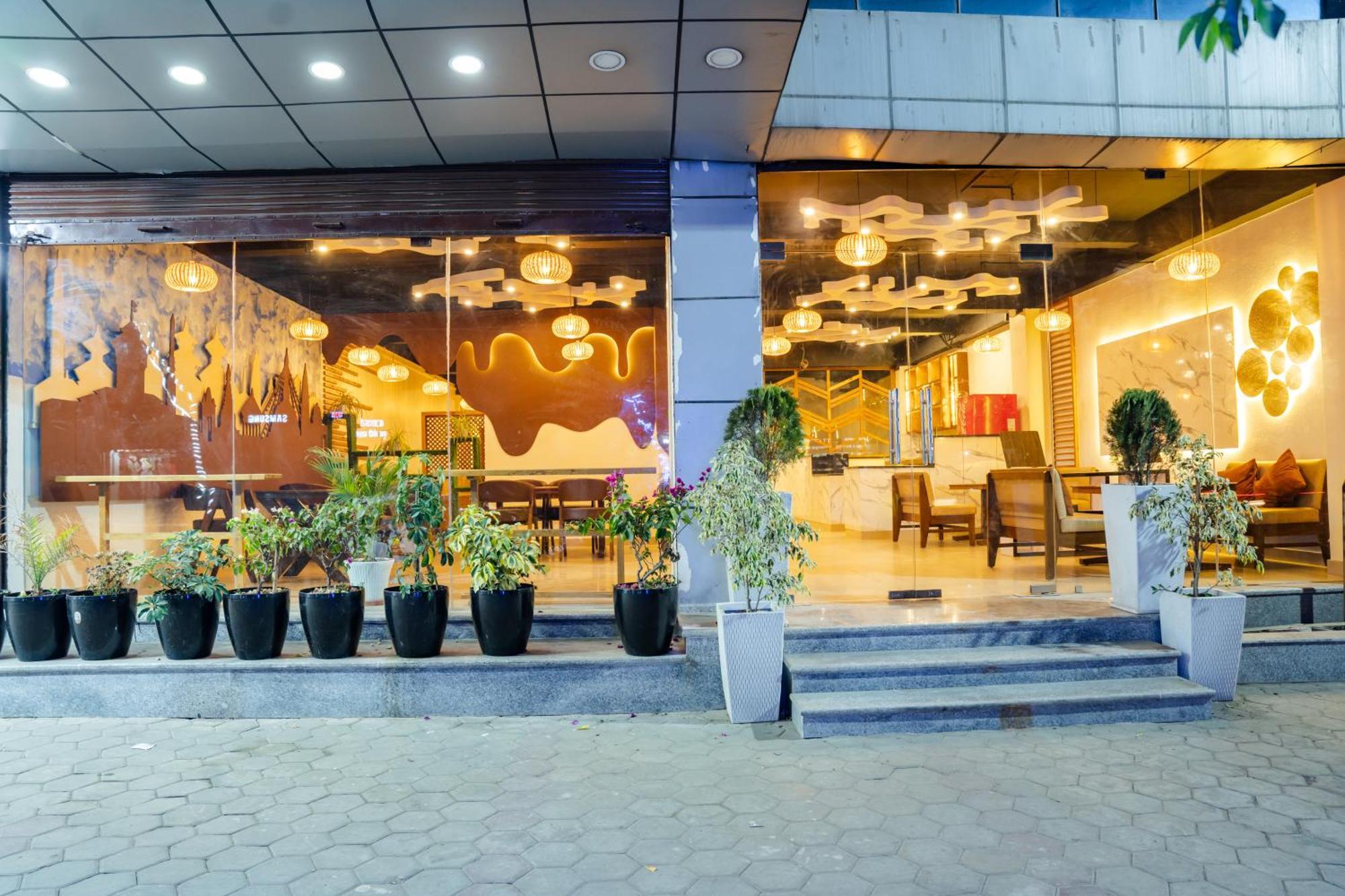 Drishya Hotel 3*