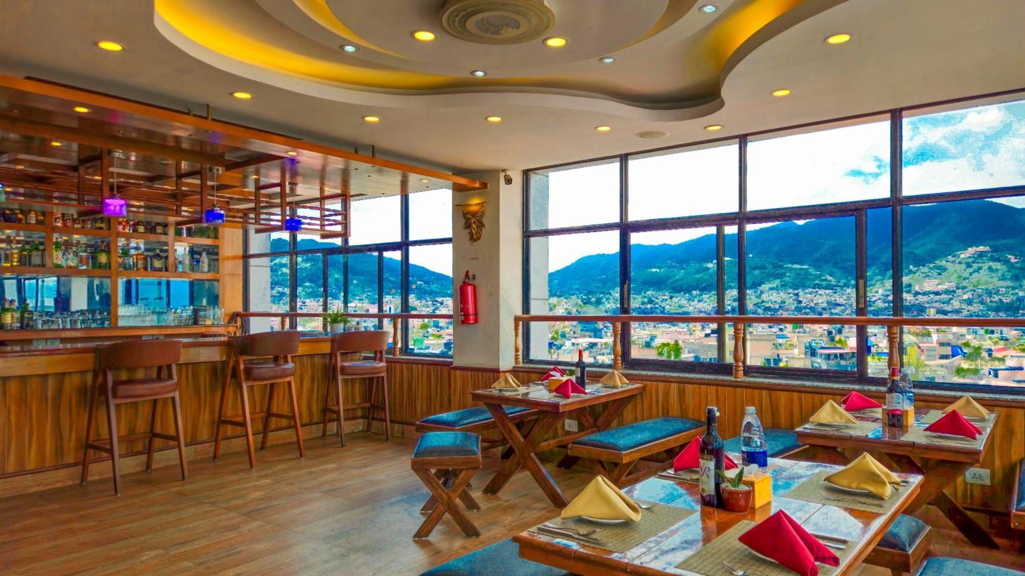 Drishya Hotel 3*