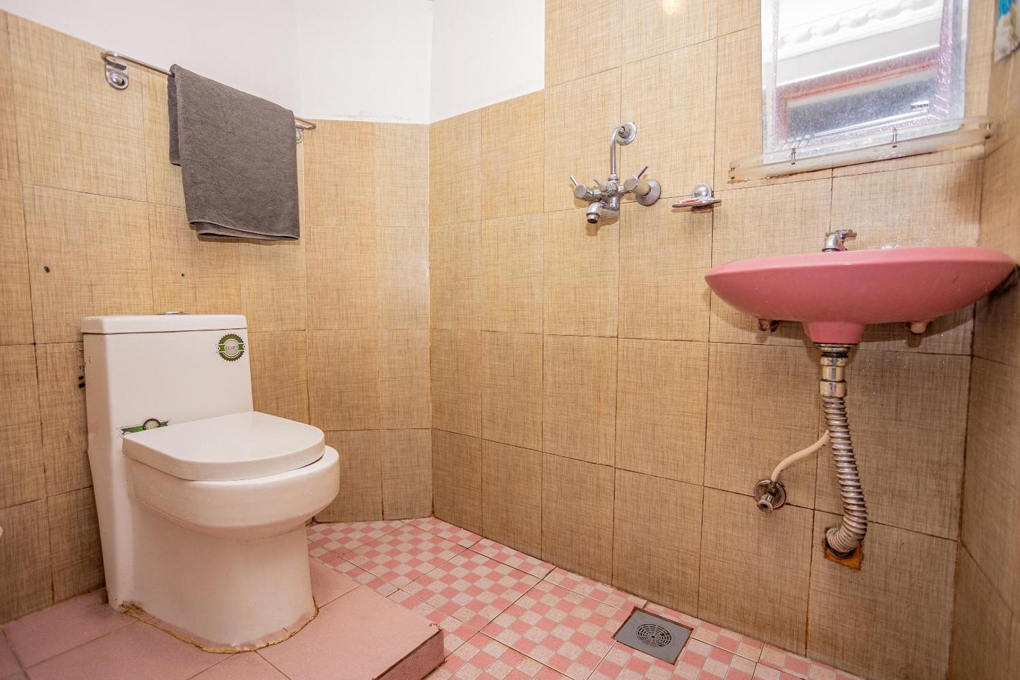 Hotel Oyo 821 Gauri *