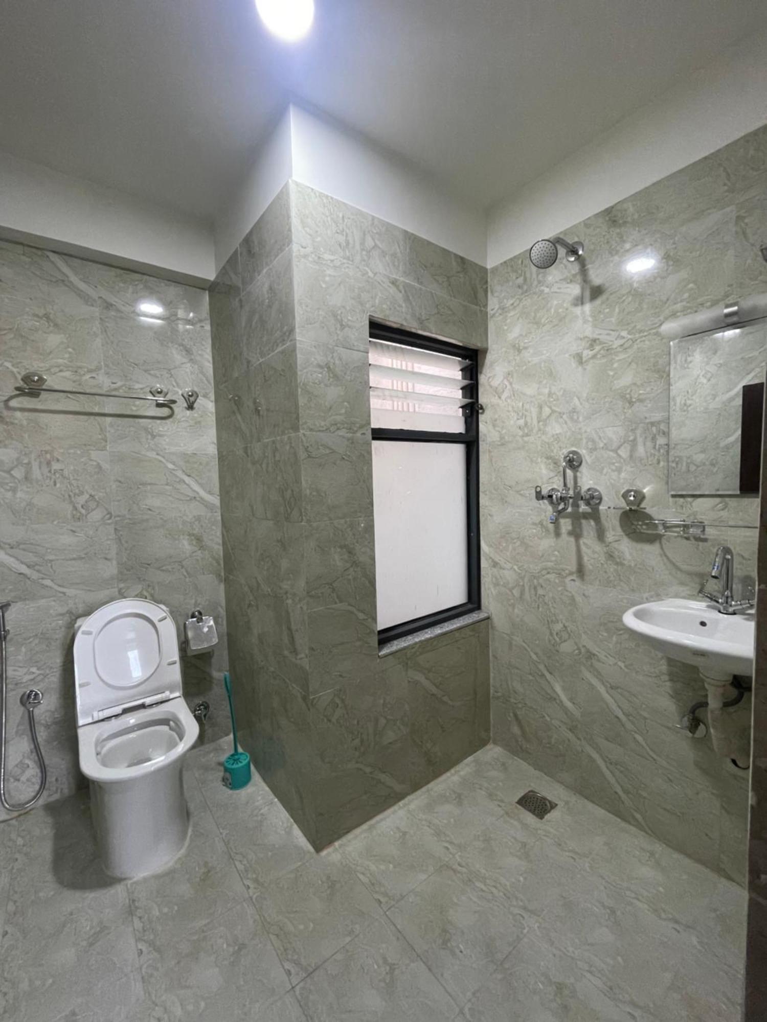 Applewood Apartment *