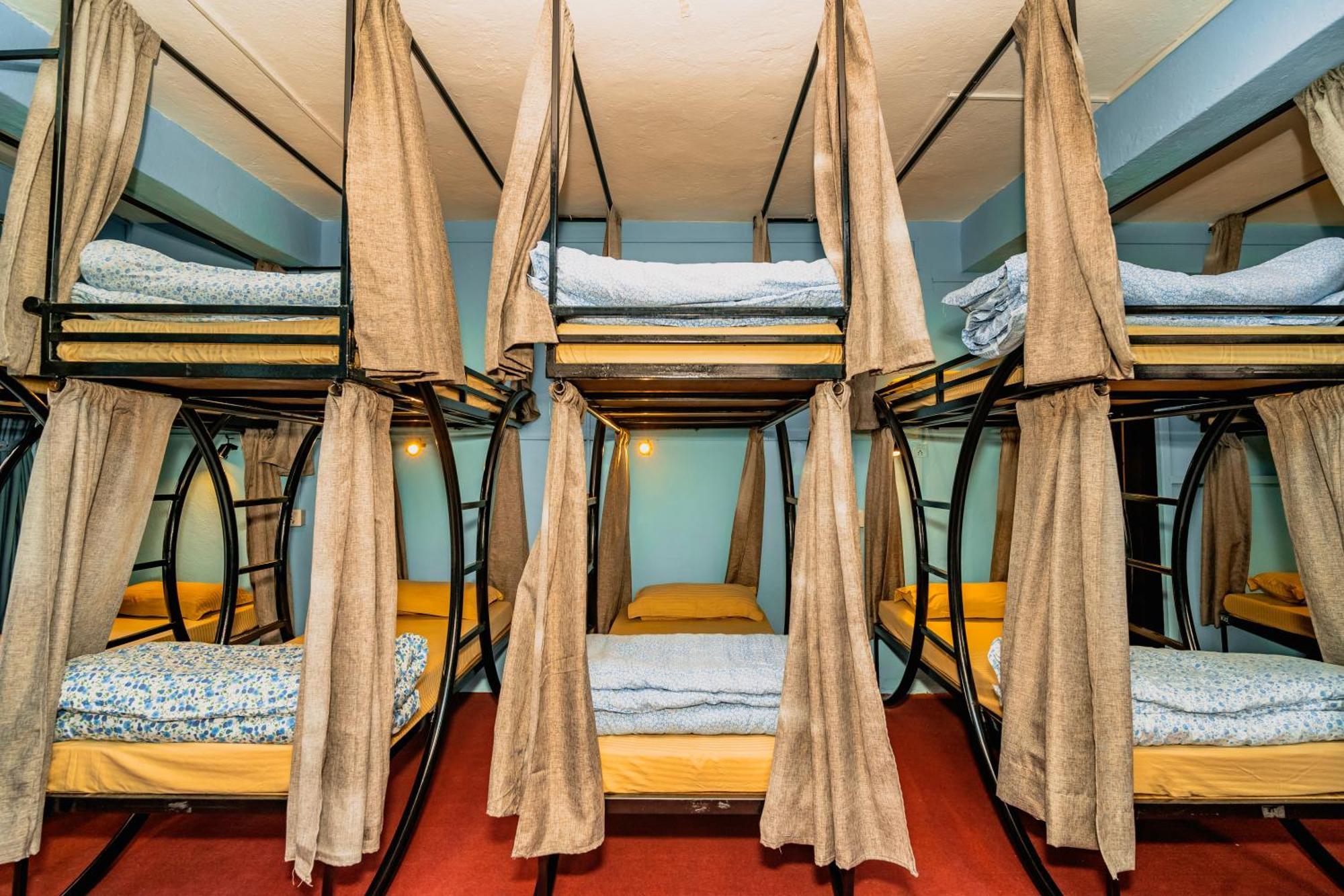 Hostel Rest Up *