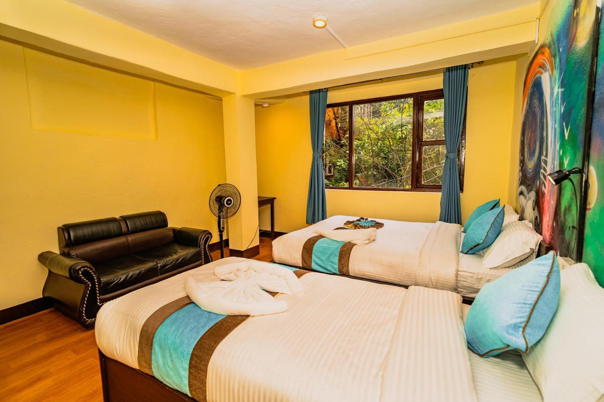 Rest Up Hostel *