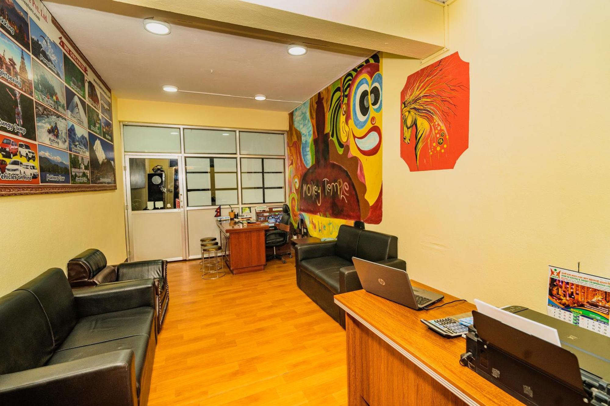Rest Up Thamel Hostel *