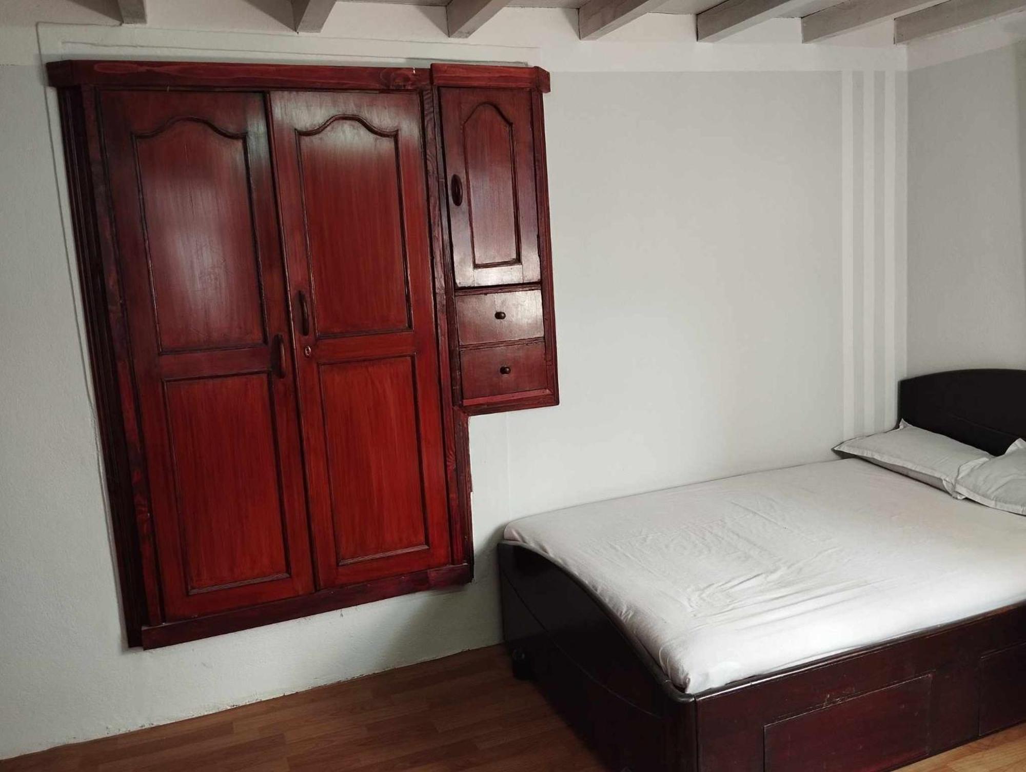 Homestay Metro Living Pg And