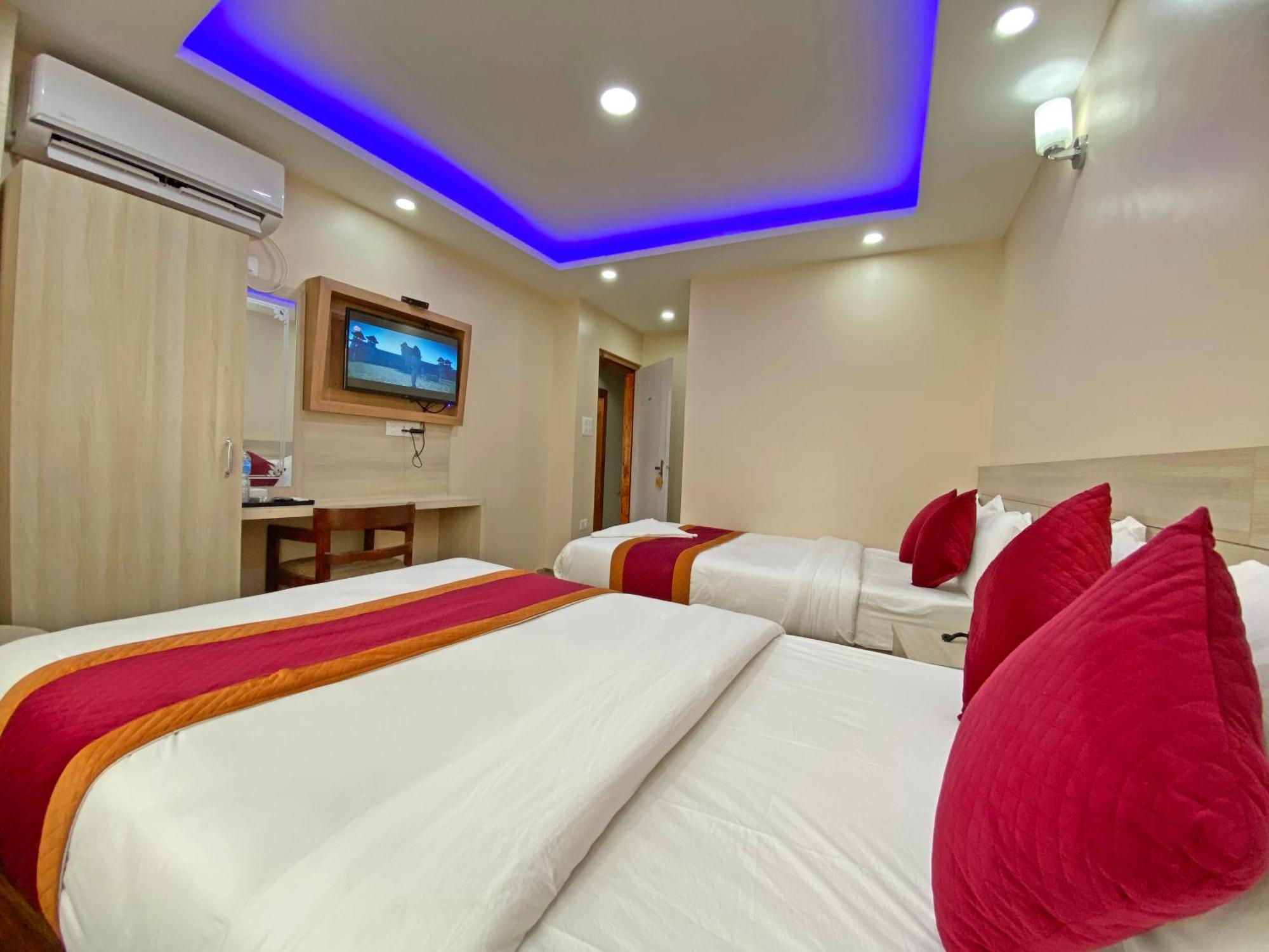 Aaradhya Hotel