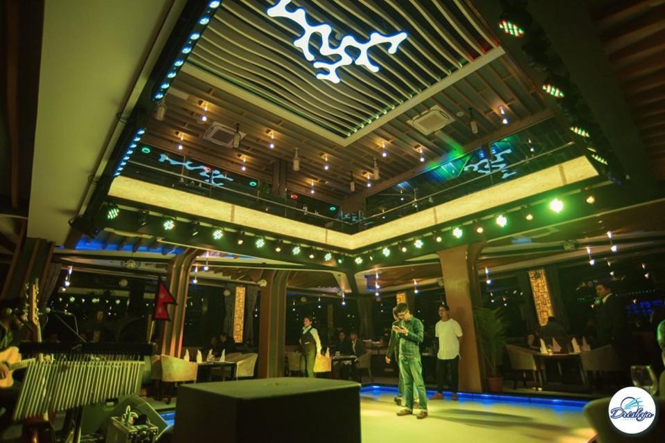 Hotel Drishya Lounge *