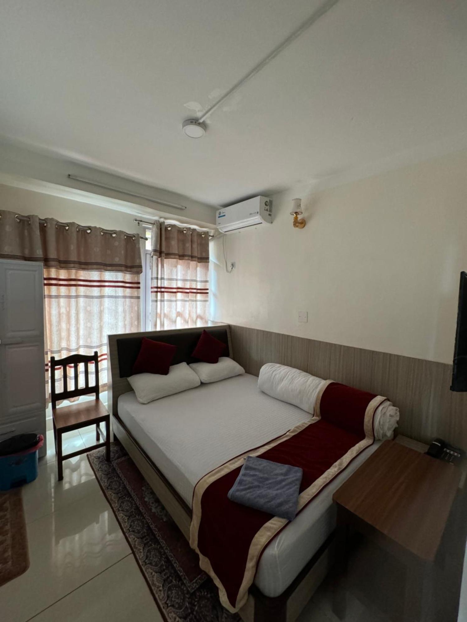 Hotel Om Bramha *