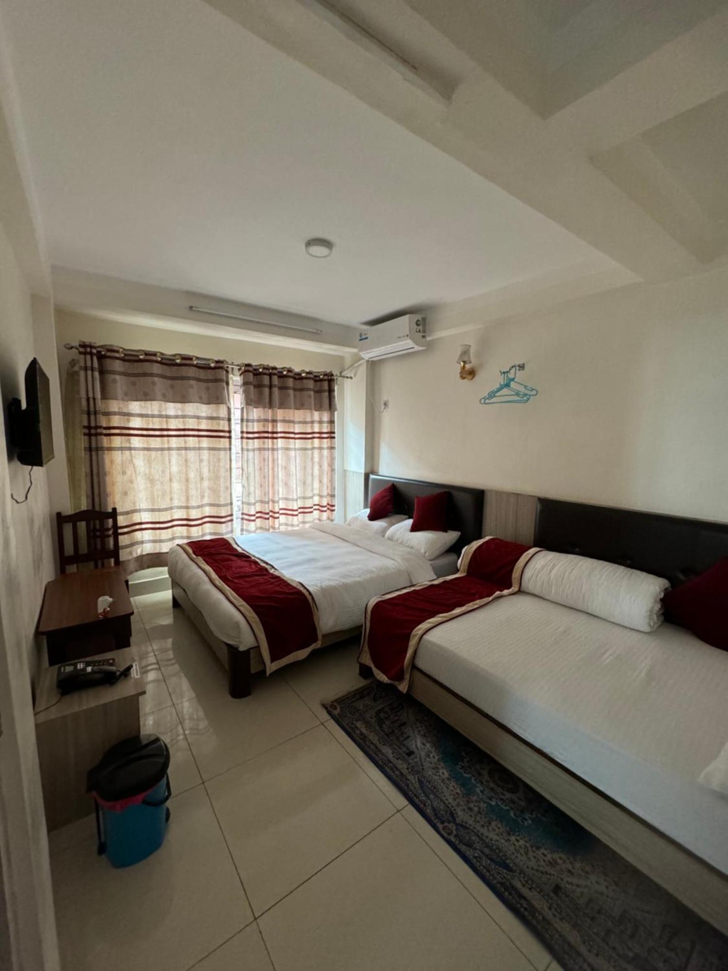 Hotel Om Bramha *