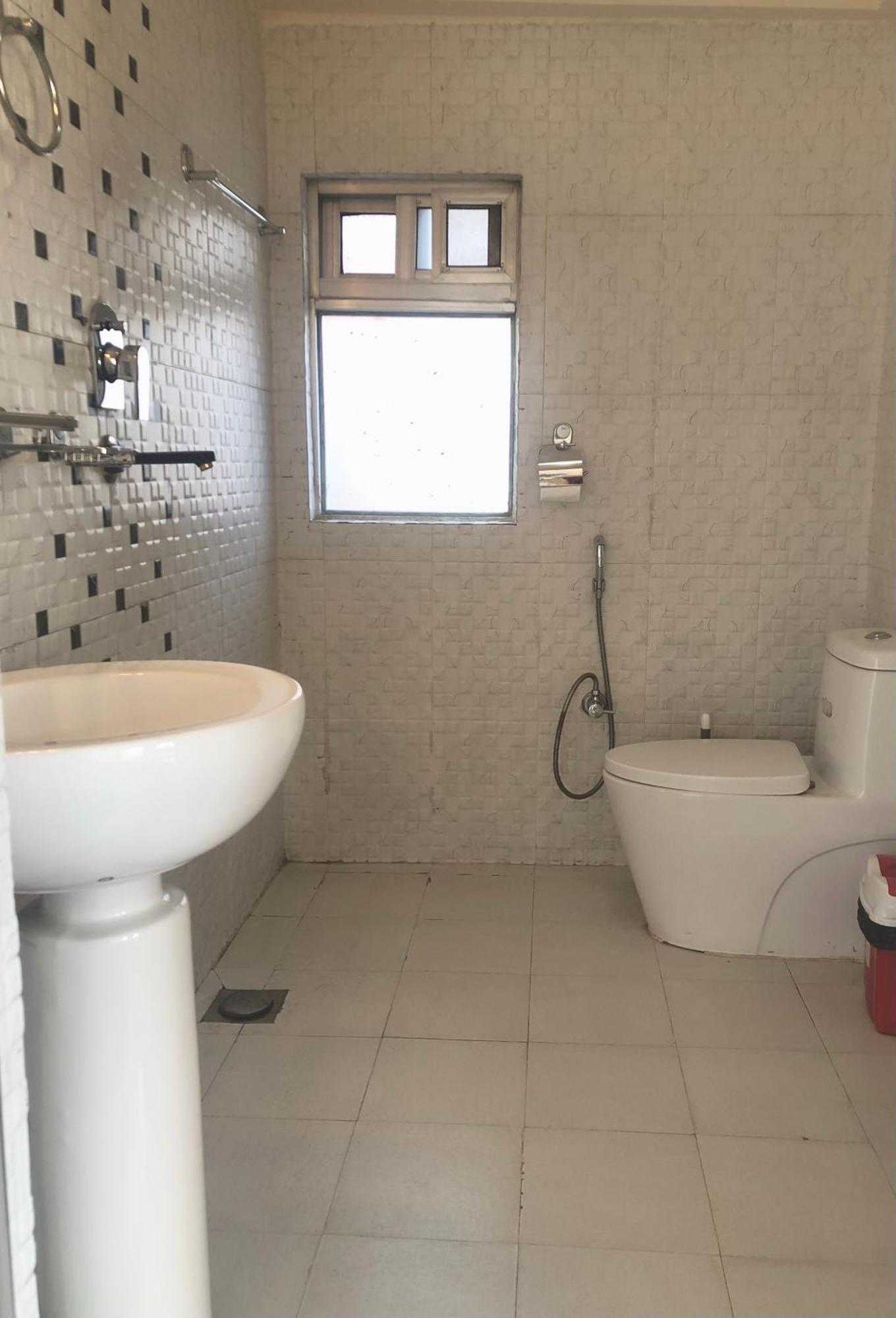Mandala bahay-panuluyan 2*