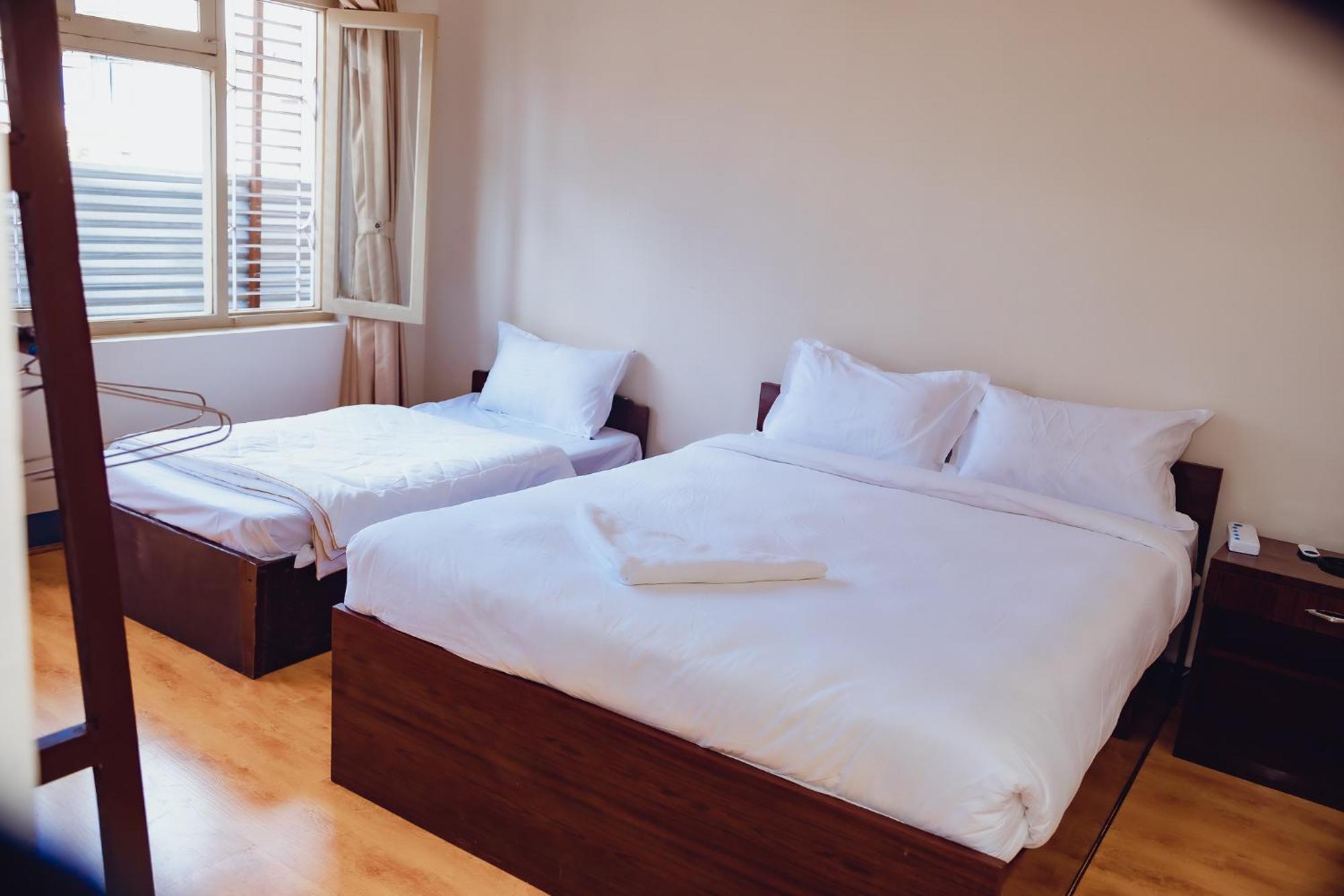 Sabari Hotel *