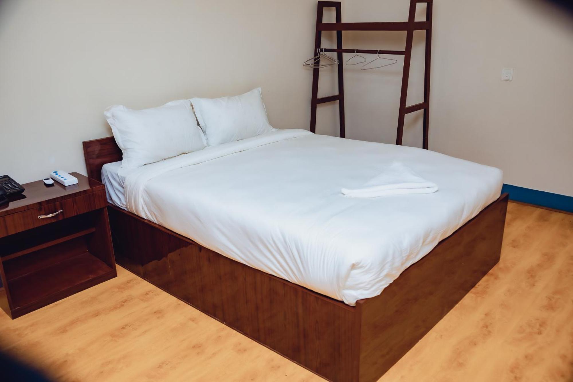 Sabari Hotel *