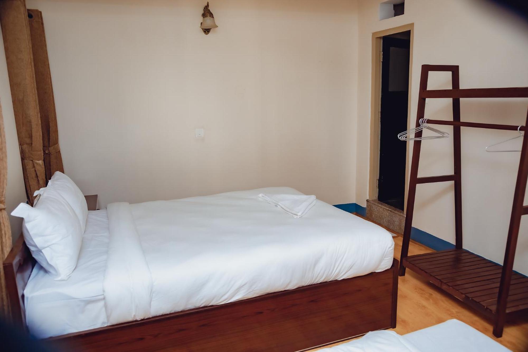 Sabari Hotel *