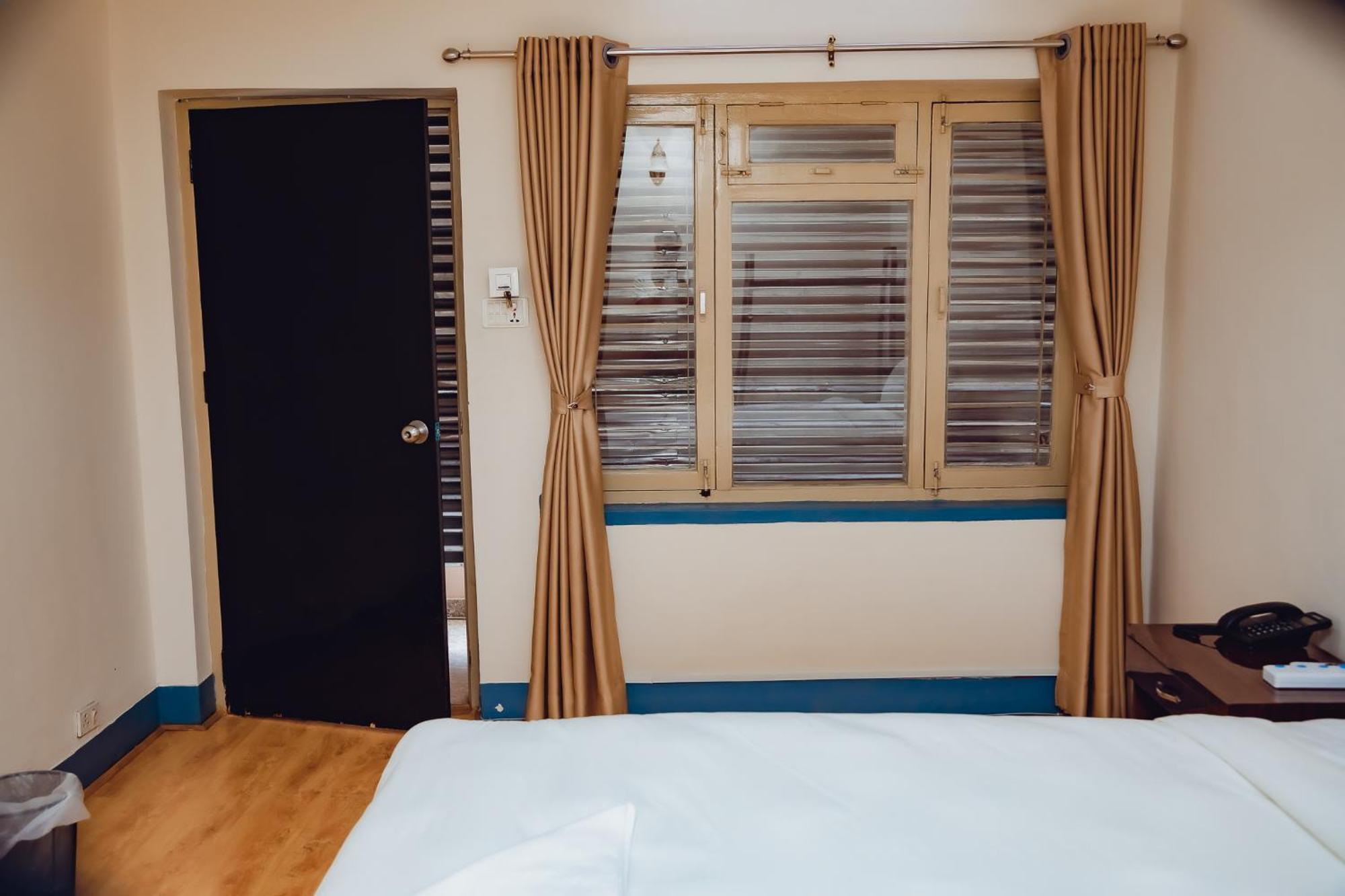 Hotel Sabari *