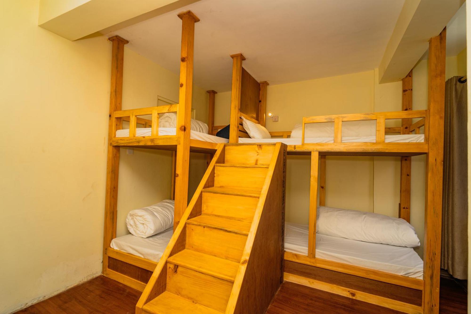 Aashraya Hotel 2*