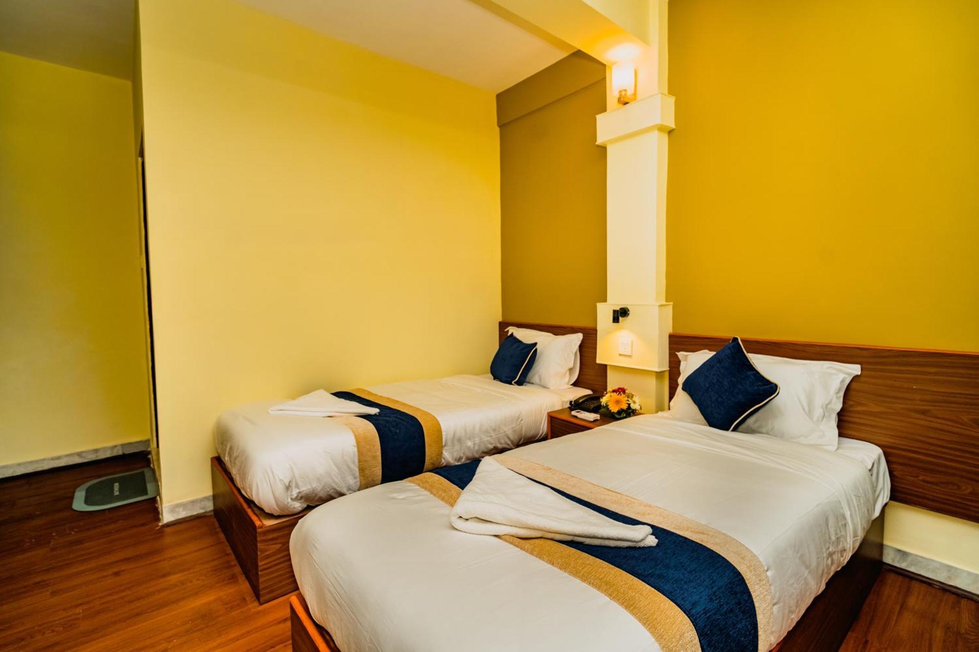 Aashraya Hotel 2*