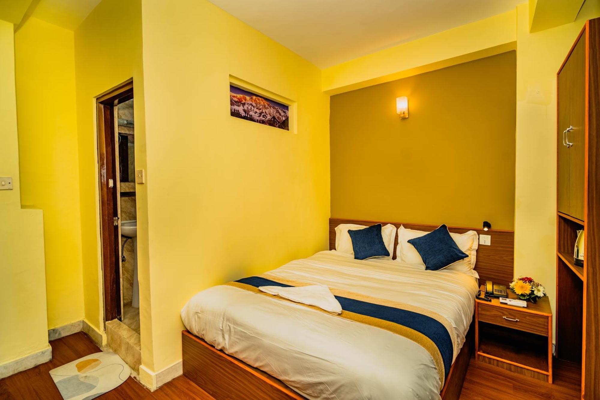 Hotel Aashraya