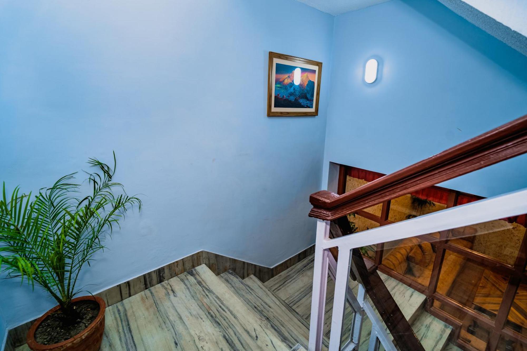 Aashraya Hotel 2*