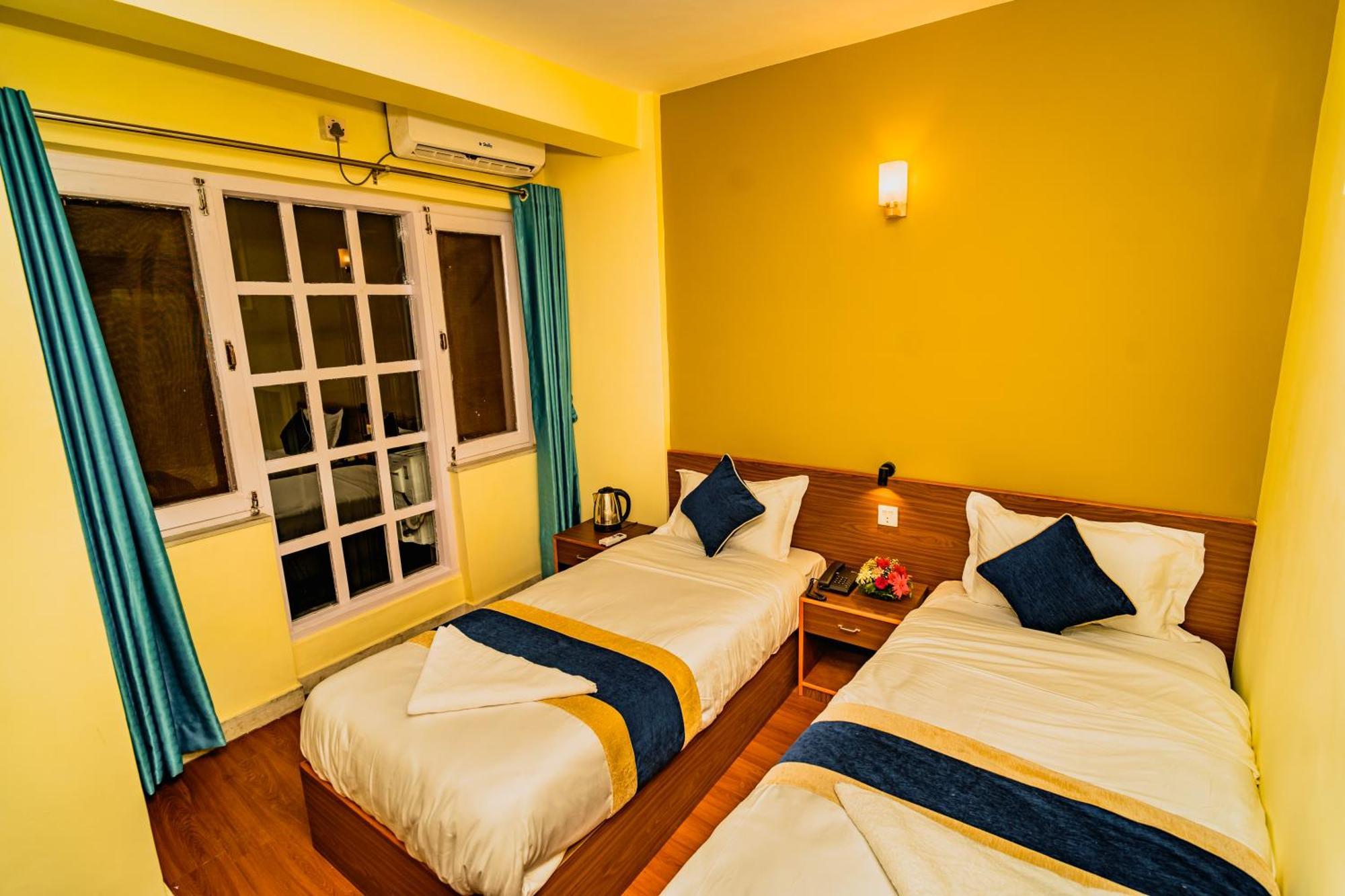 Hotel Aashraya 2*