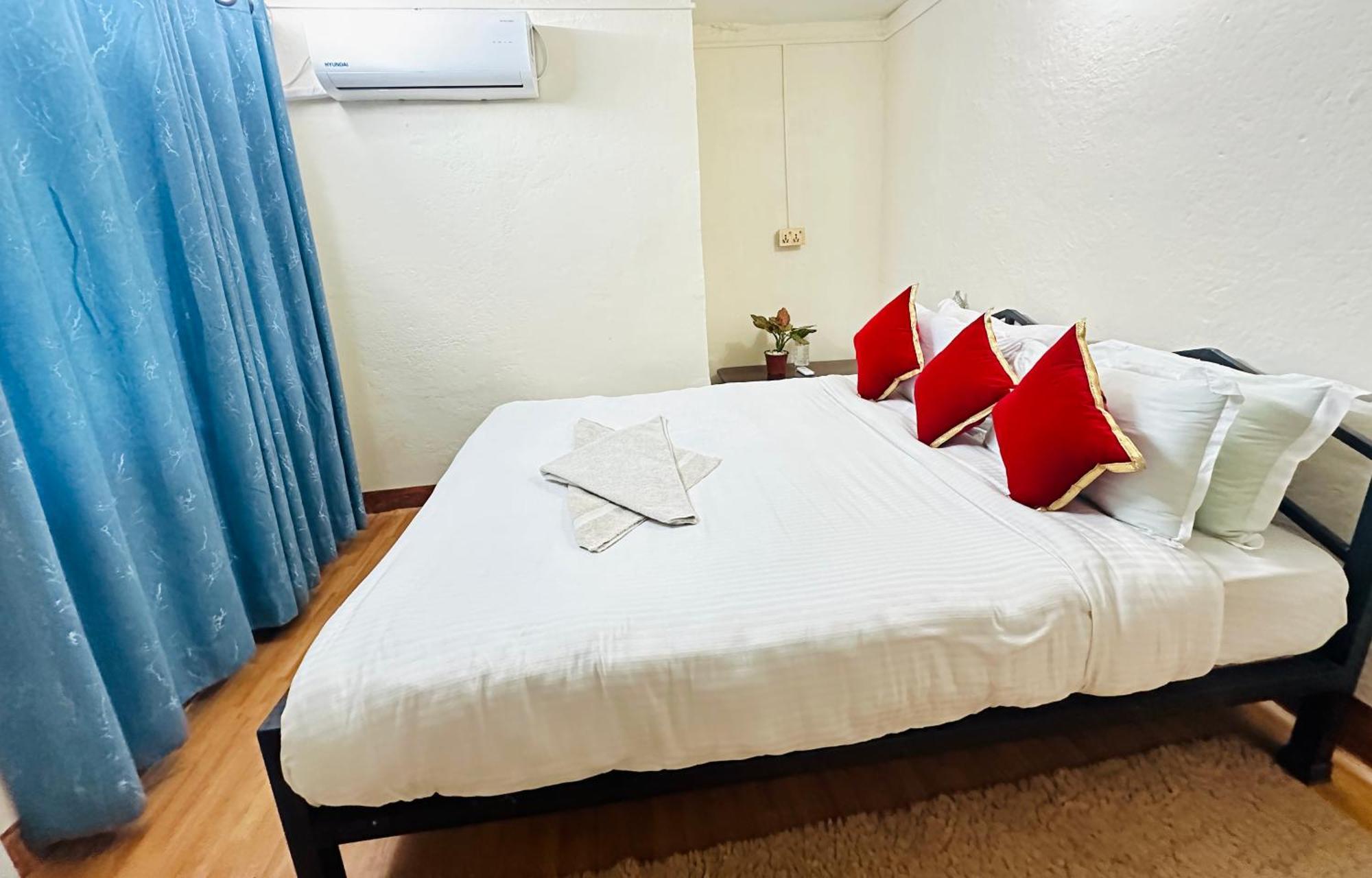 Hotel Fireflies Retreat *