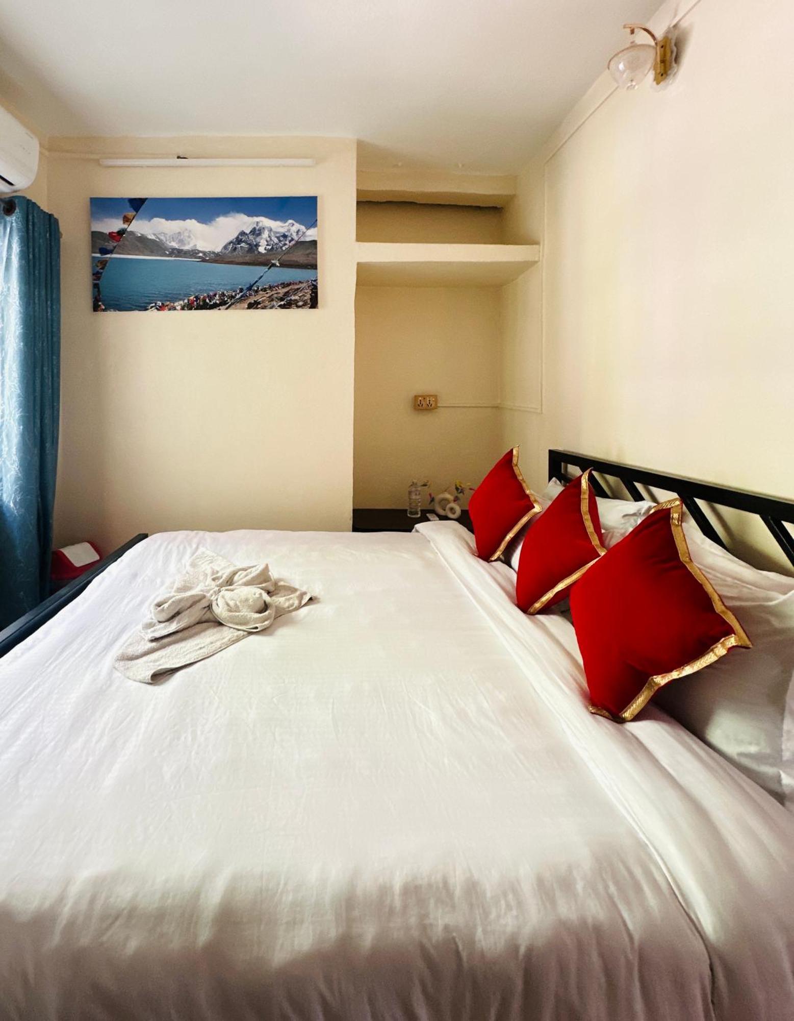 Hotel Fireflies Retreat *