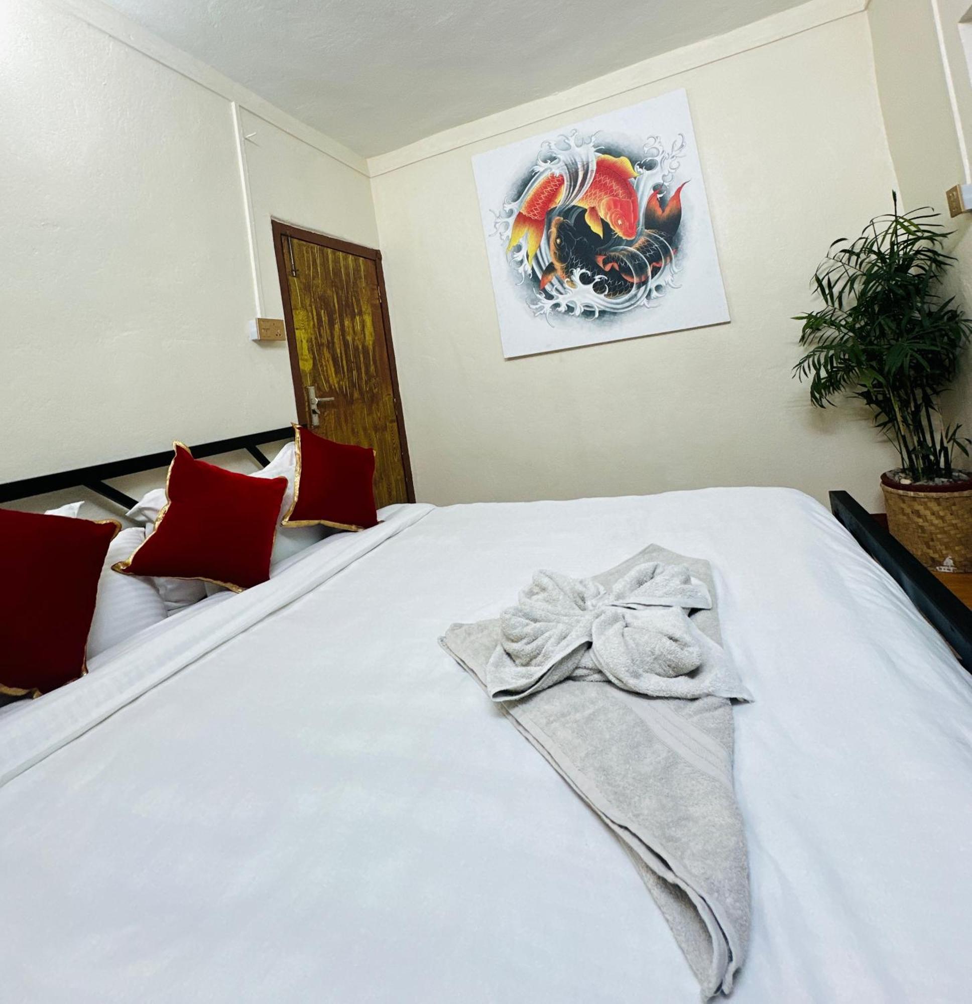 Hotel Fireflies Retreat *