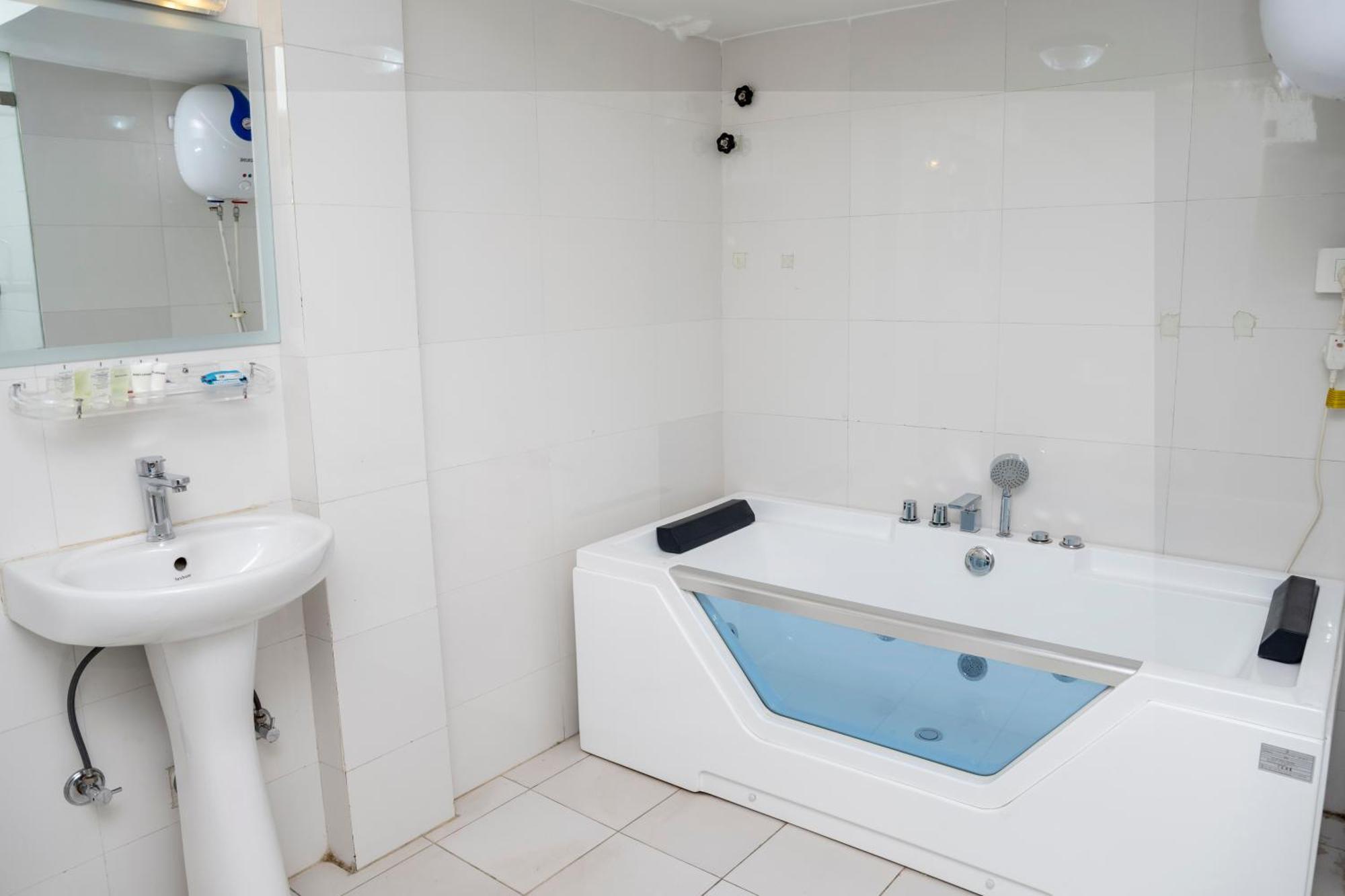 Elegant Hotel 3*