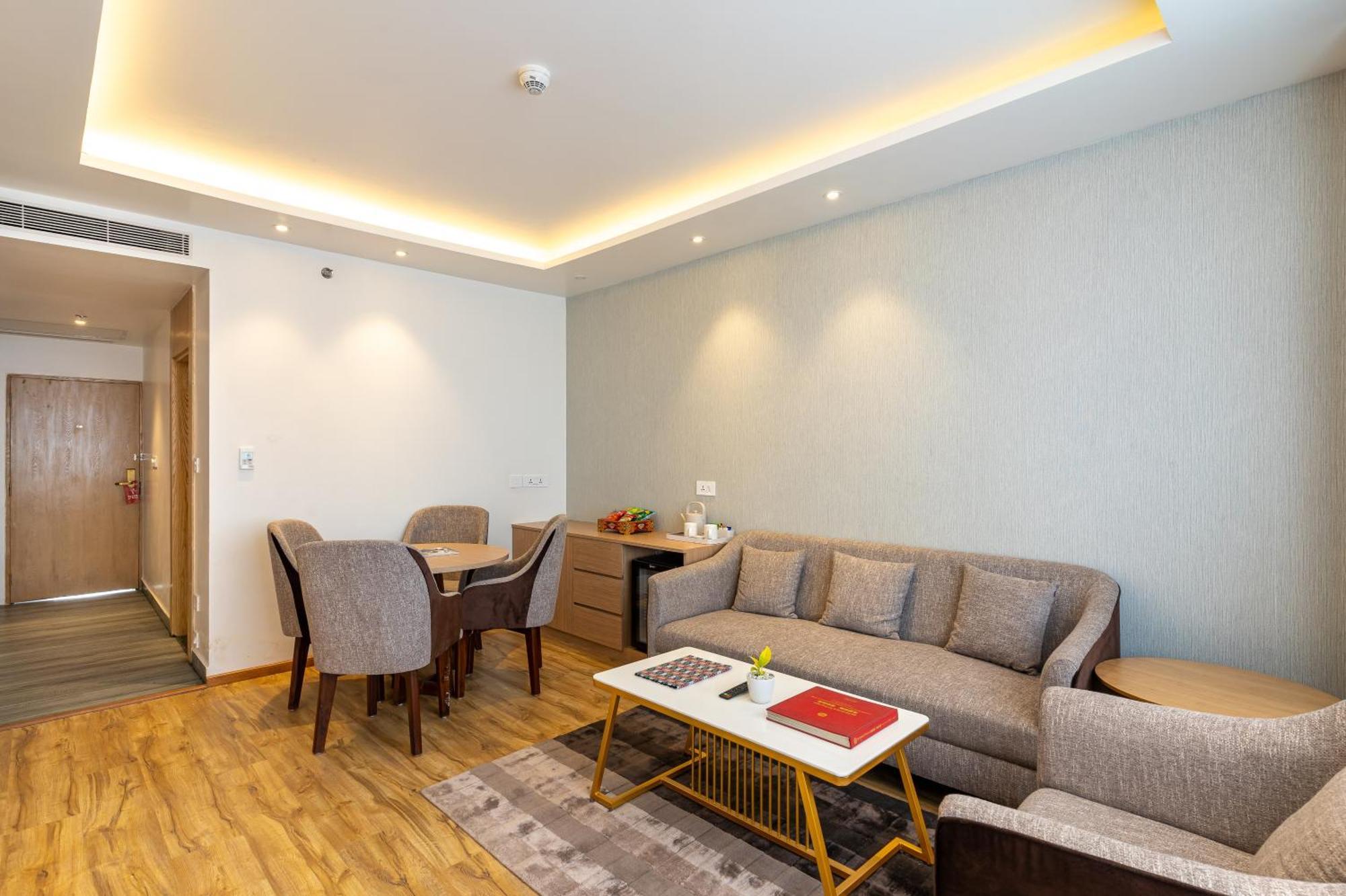 Anuttara Lords Plaza Hotel