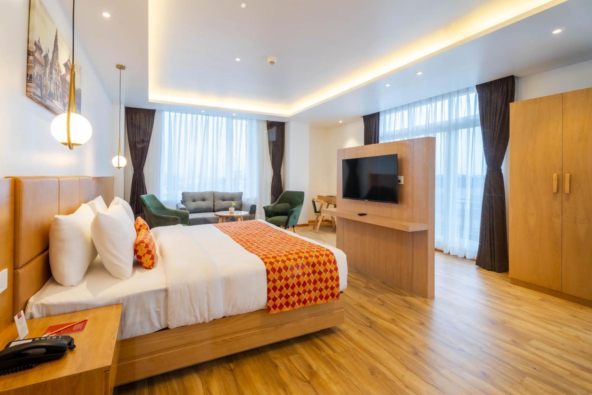 Anuttara Lords Plaza 4*