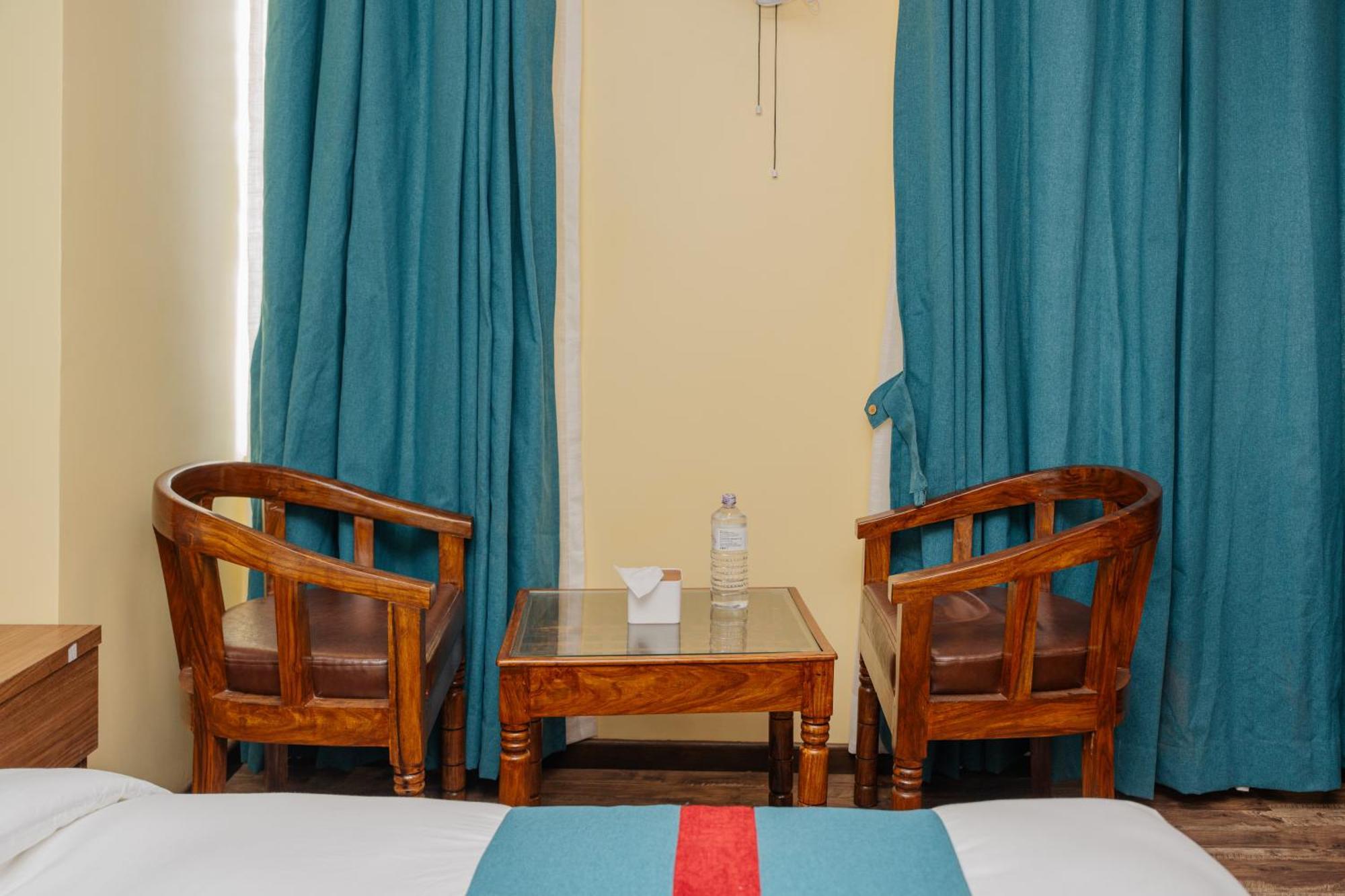 Royal Airport Hotel 2*