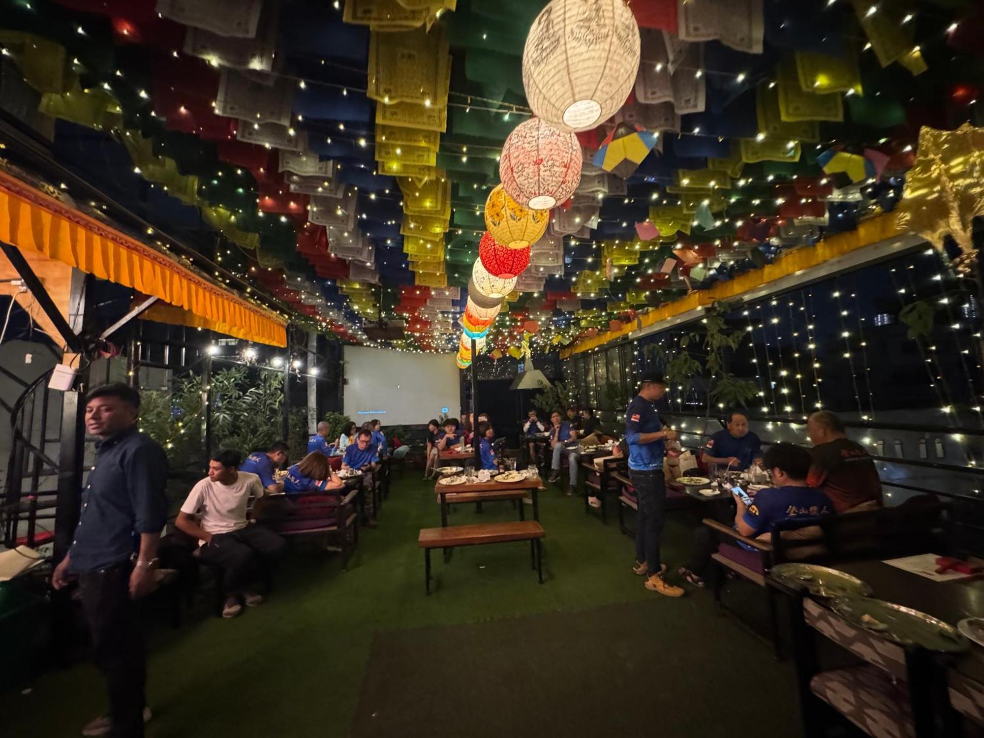 Yogin Rooftop Bar & Restaurant Hotel *