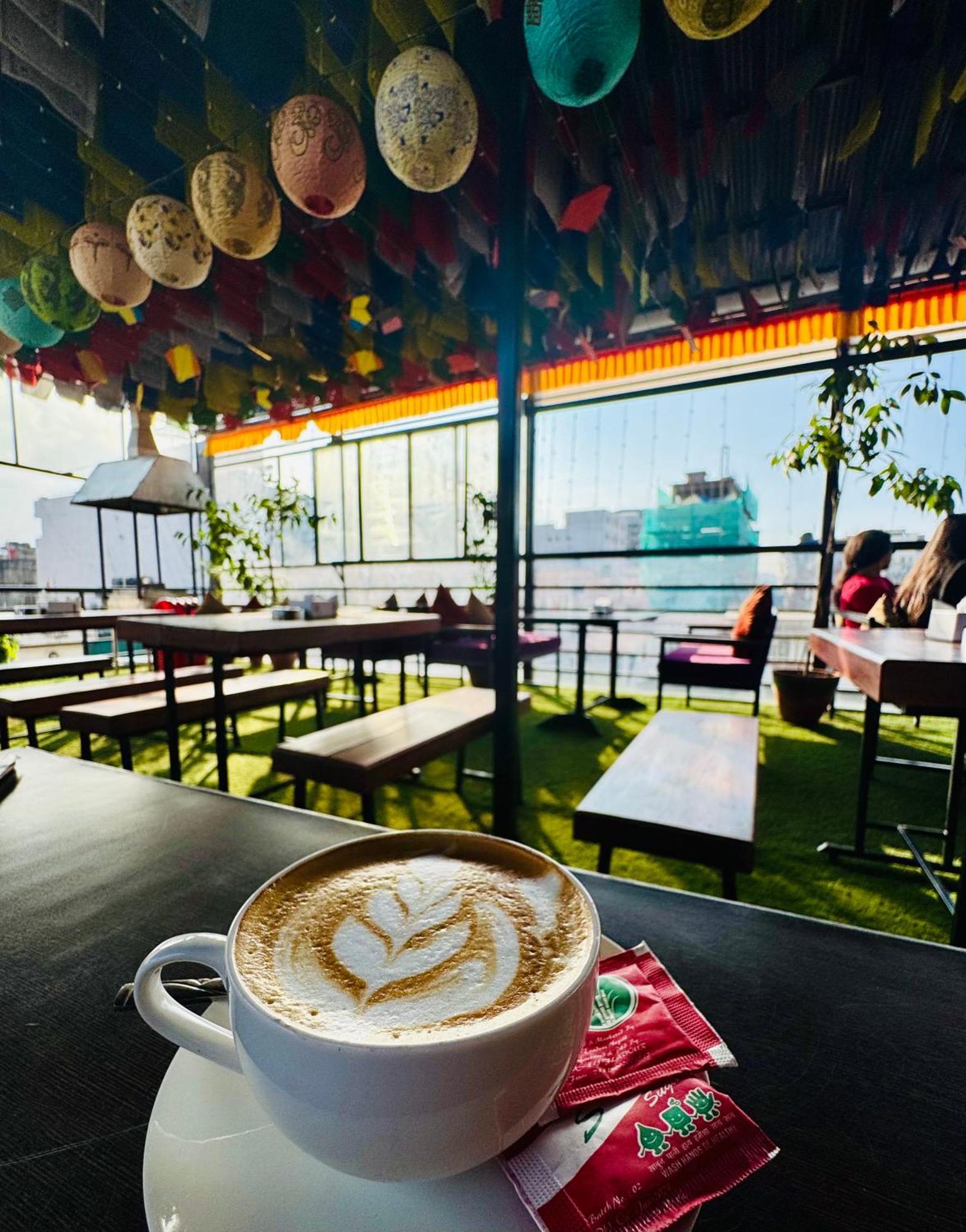 Hotel Yogin Rooftop Bar & Restaurant *