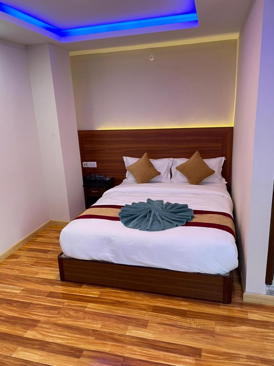 Seven Eleven Hotel