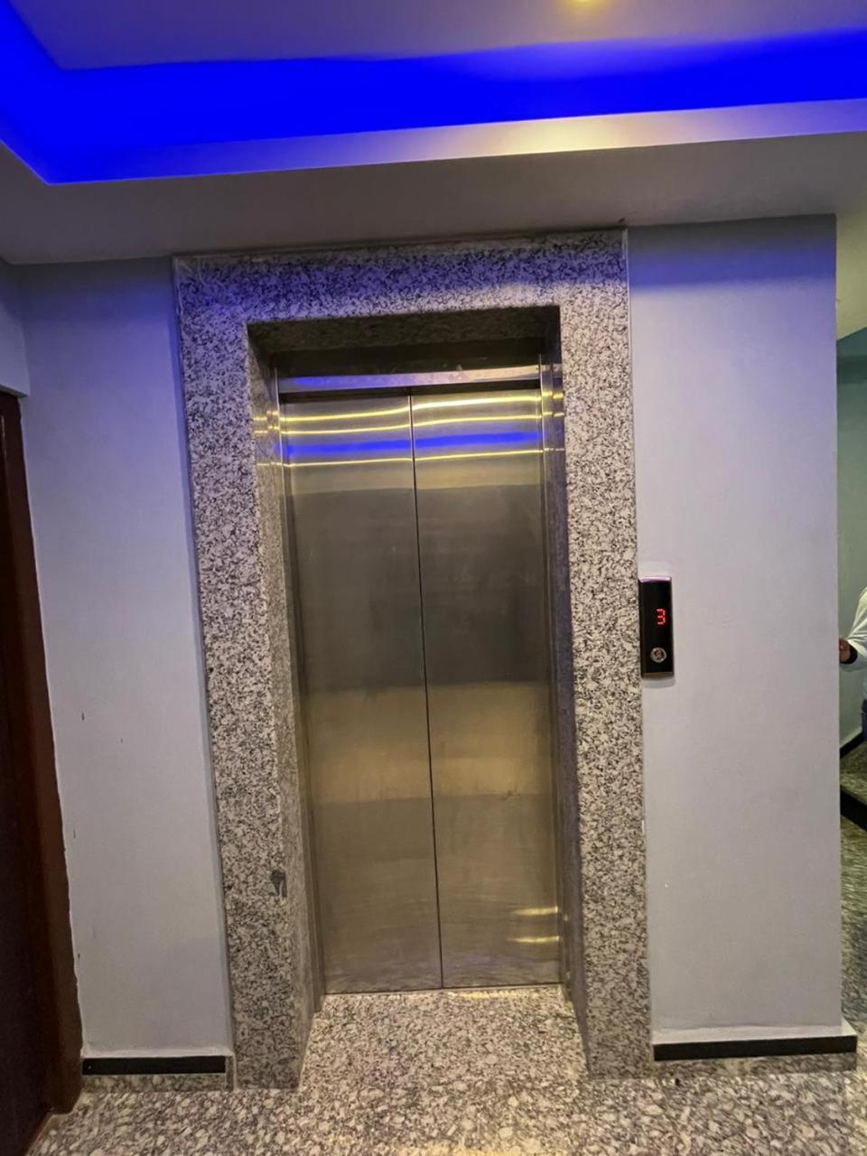 Hotel Seven Eleven